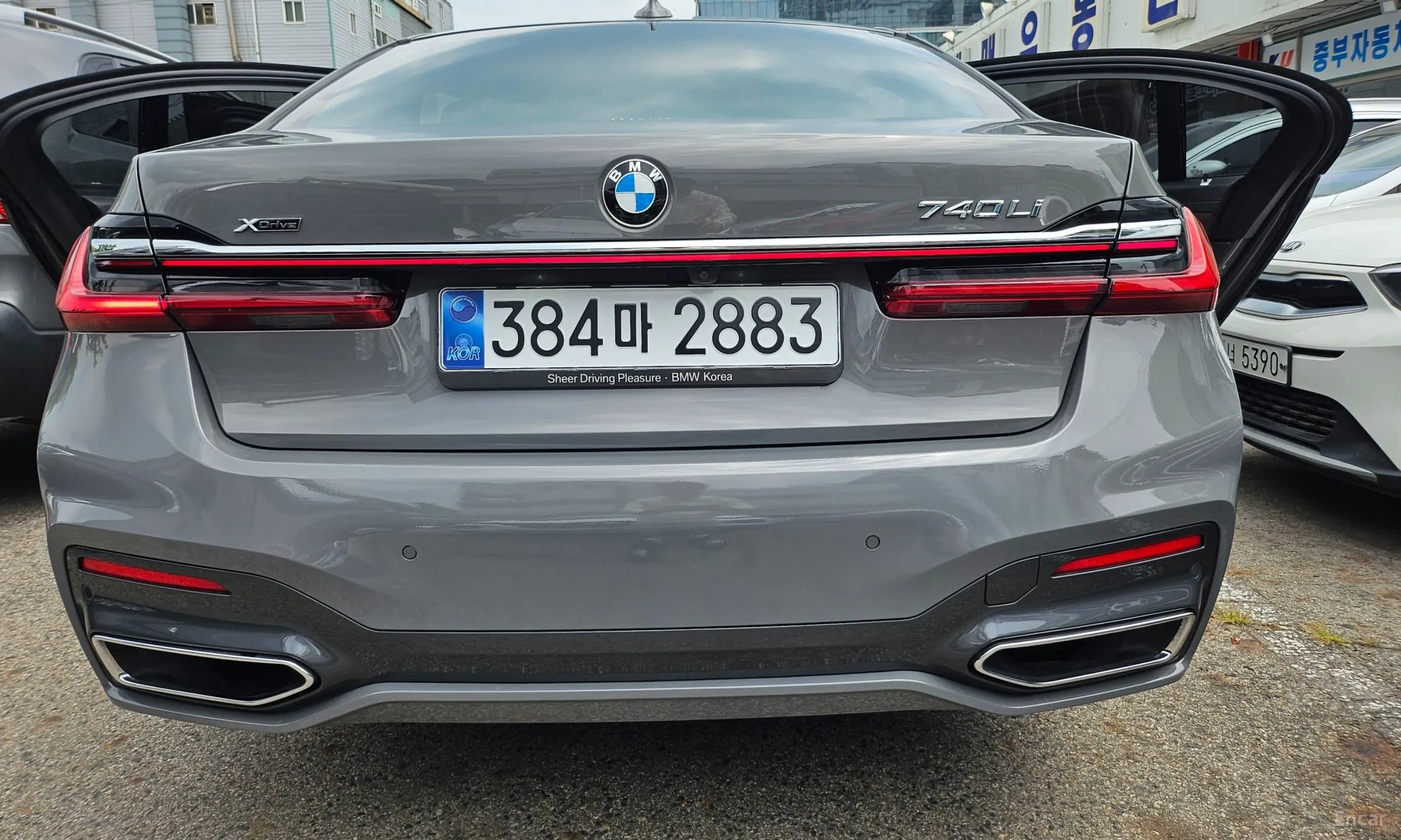 BMW 7 Series (G11) превью 16