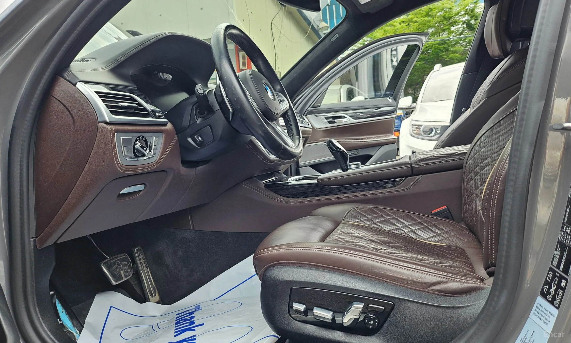 BMW 7 Series (G11) превью 7