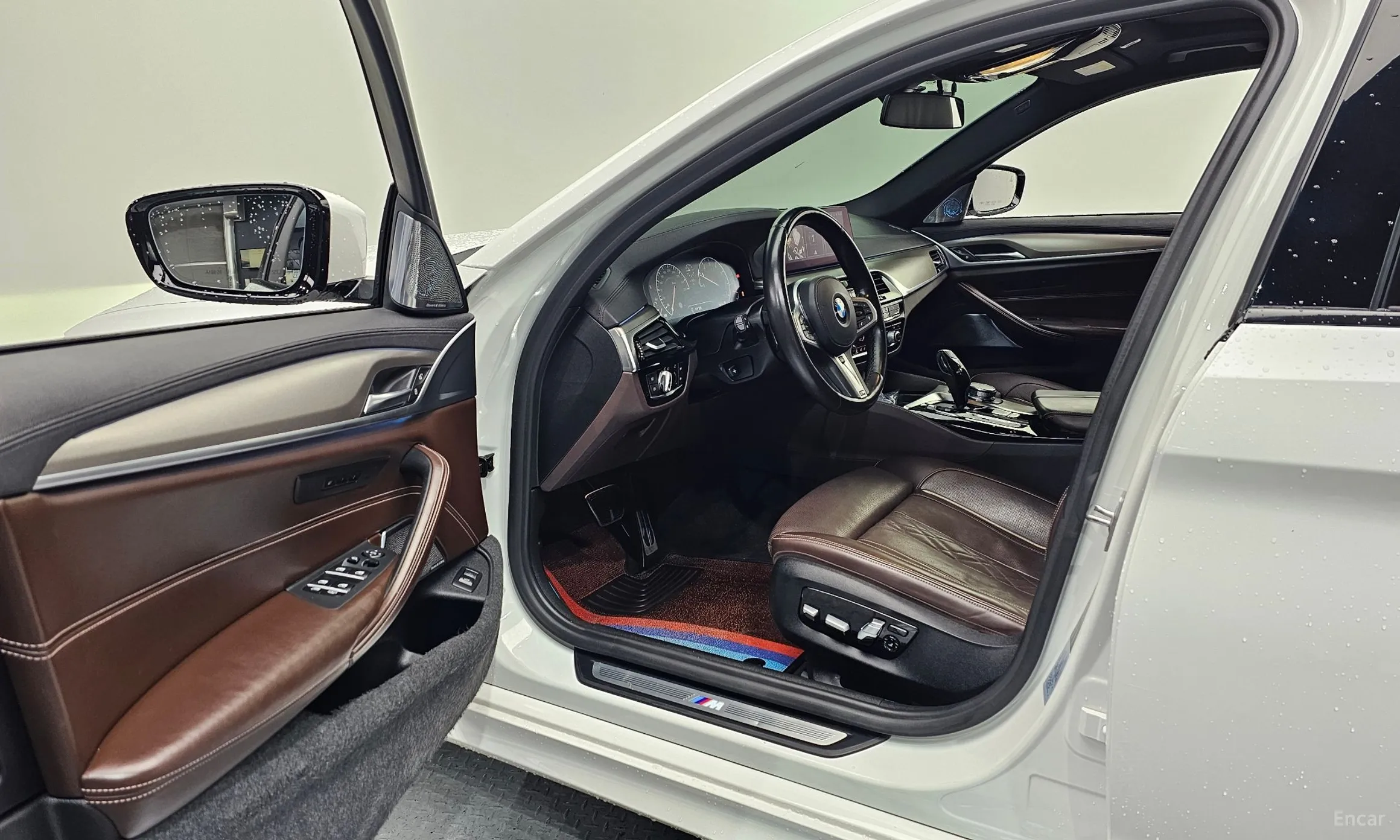 BMW 5 Series (G30) превью 10