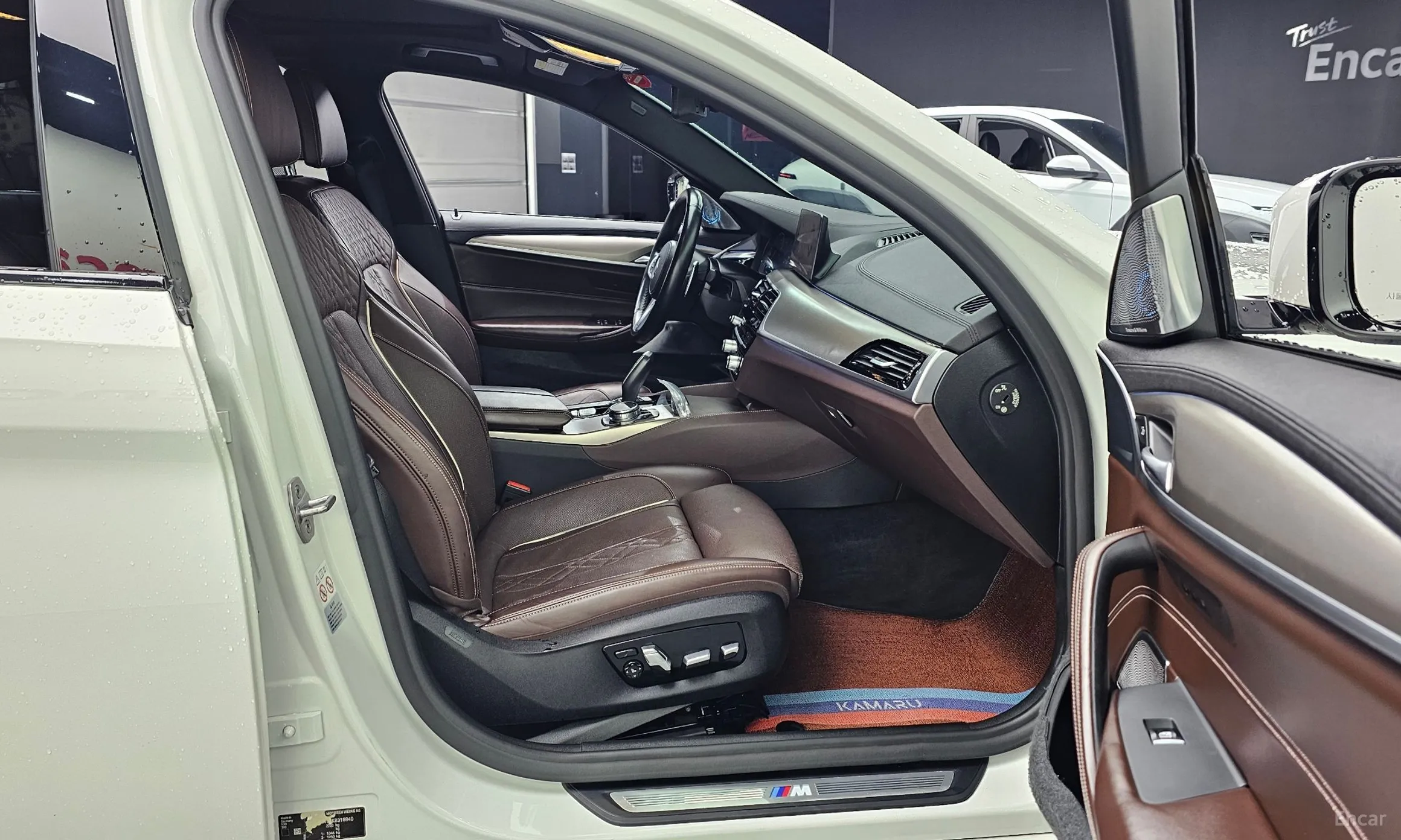 BMW 5 Series (G30) превью 11