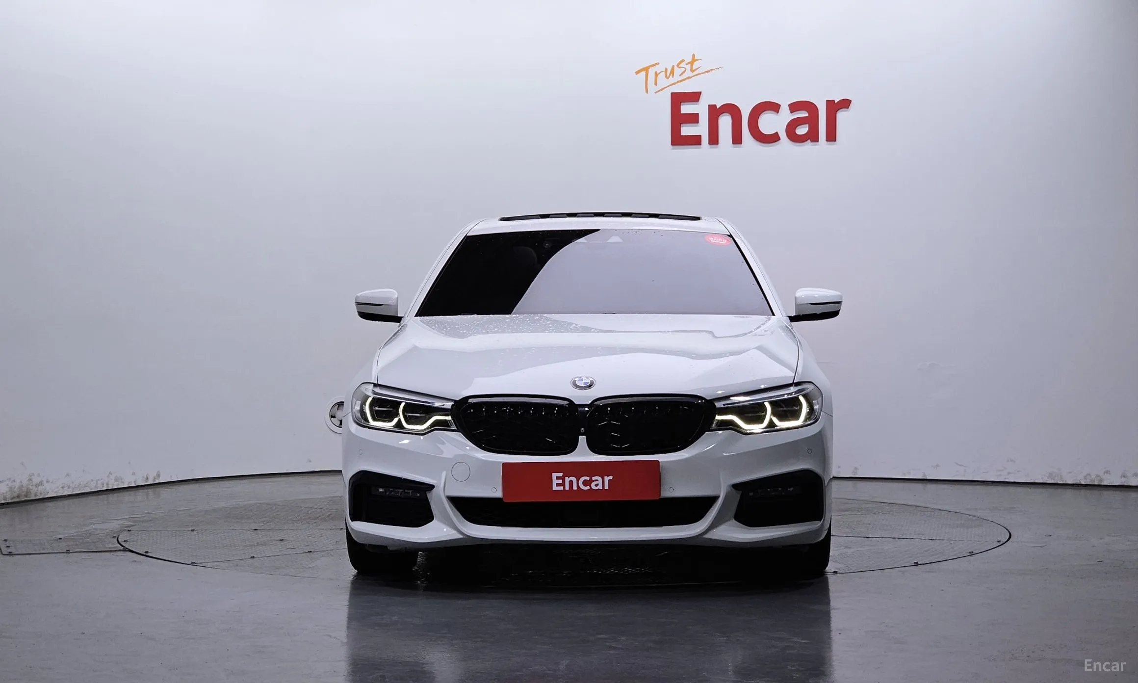 BMW 5 Series (G30) превью 3