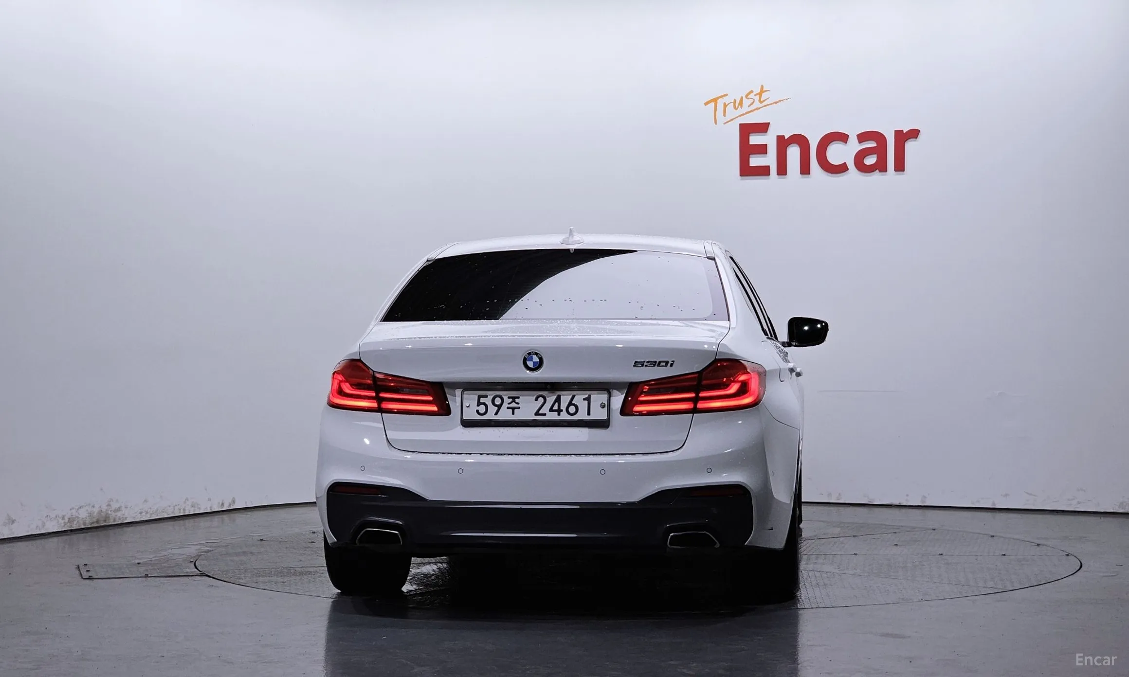 BMW 5 Series (G30) превью 4
