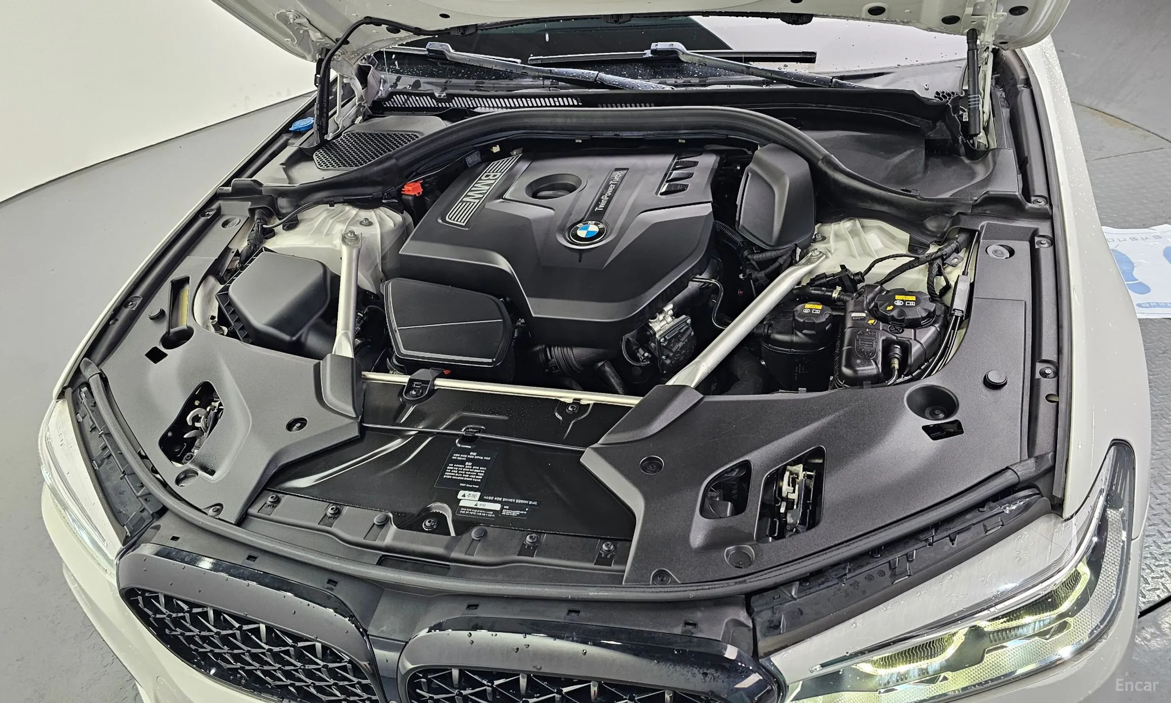 BMW 5 Series (G30) превью 6