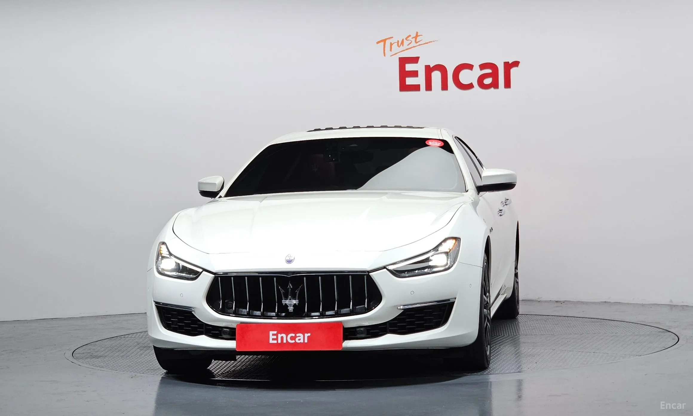 Maserati Ghibli превью 3