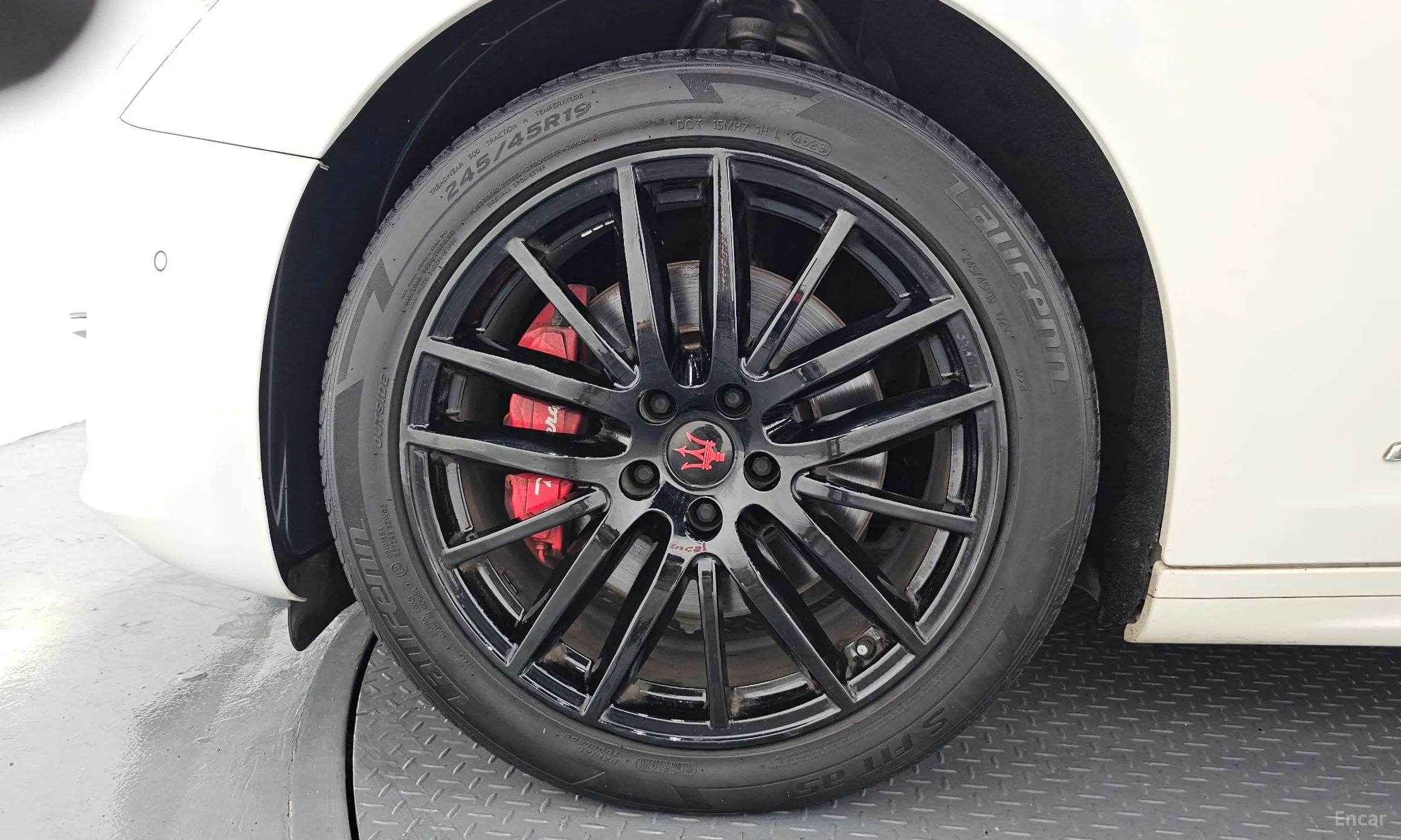 Maserati Ghibli превью 5