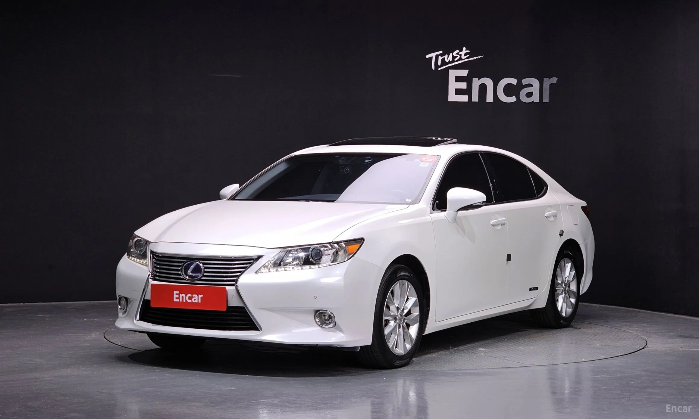 Lexus New ES300h