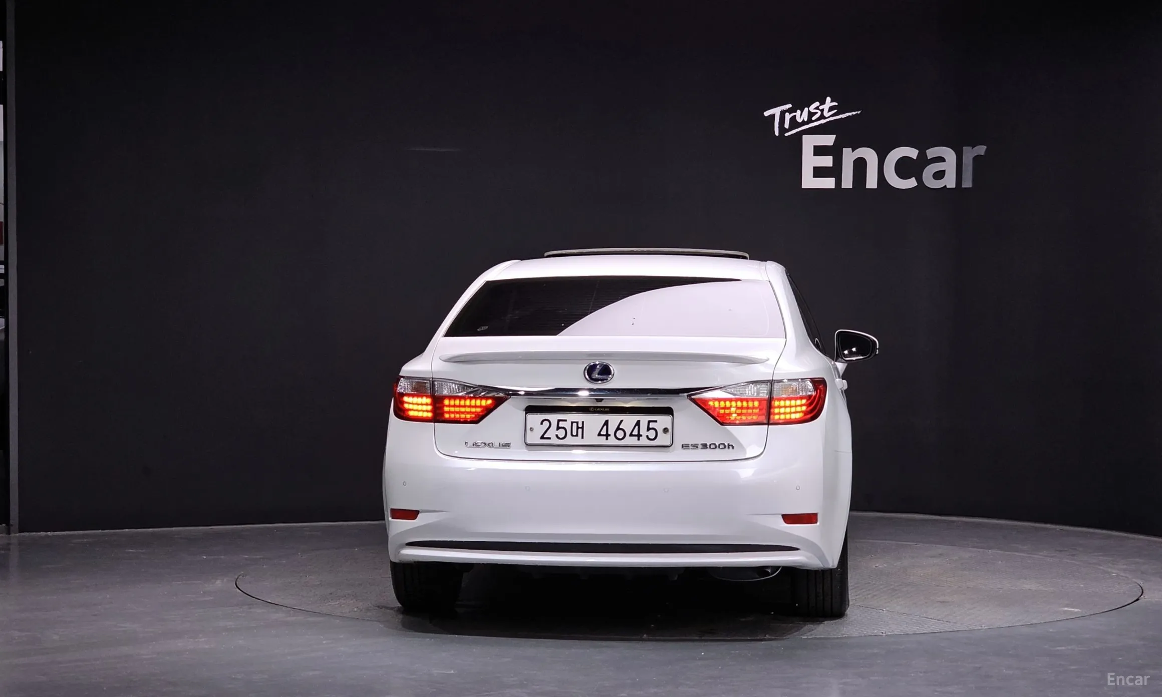 Lexus New ES300h превью 4