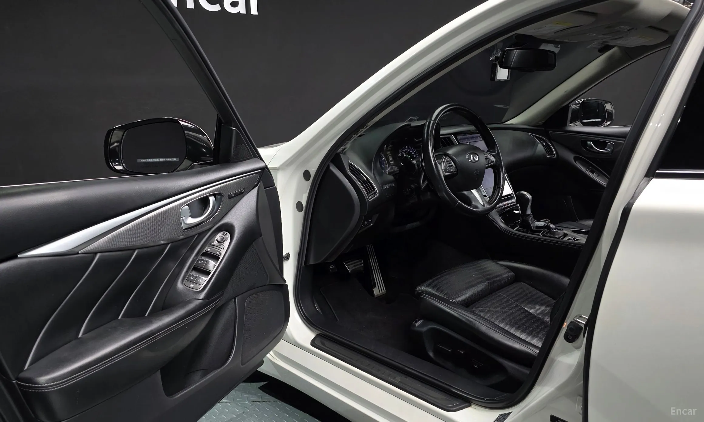 Infiniti Q50 превью 11