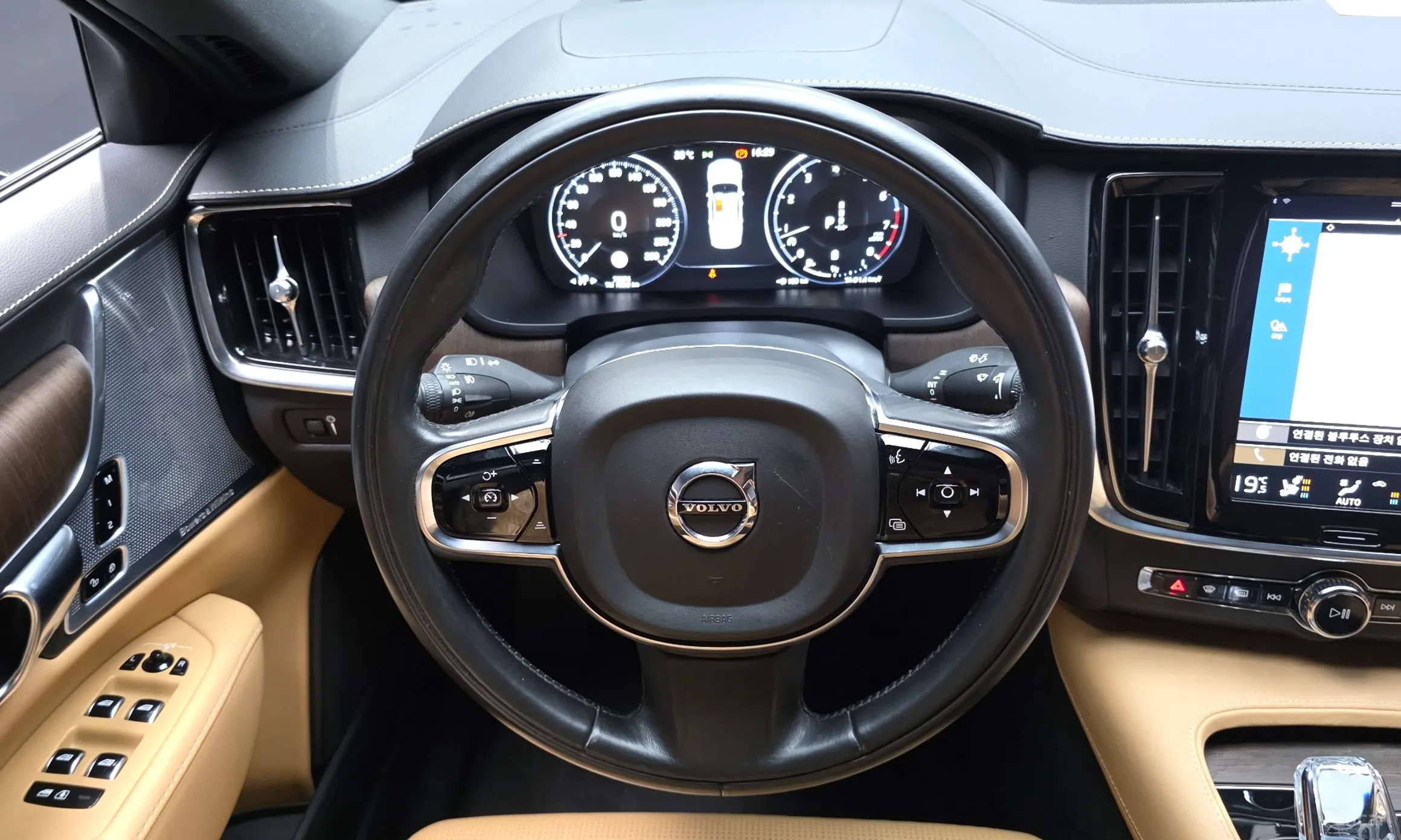 Volvo S90 превью 13