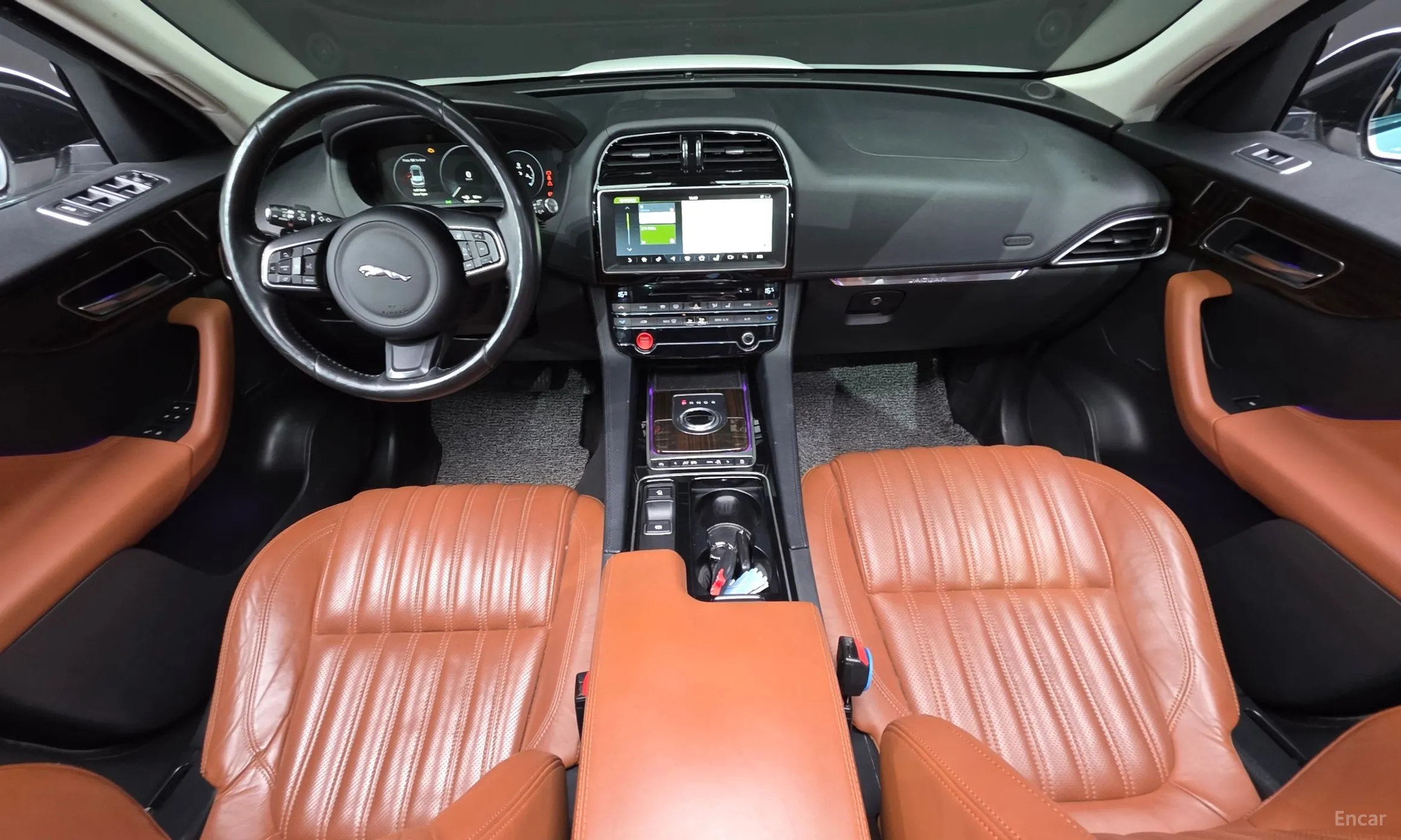 Jaguar F-PACE превью 7