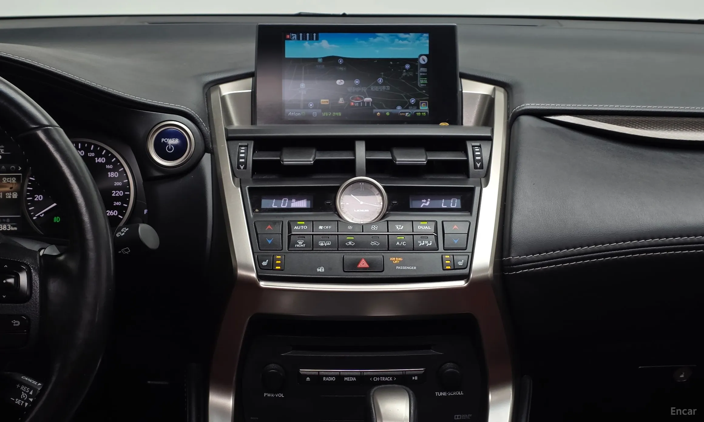 Lexus NX300h превью 14