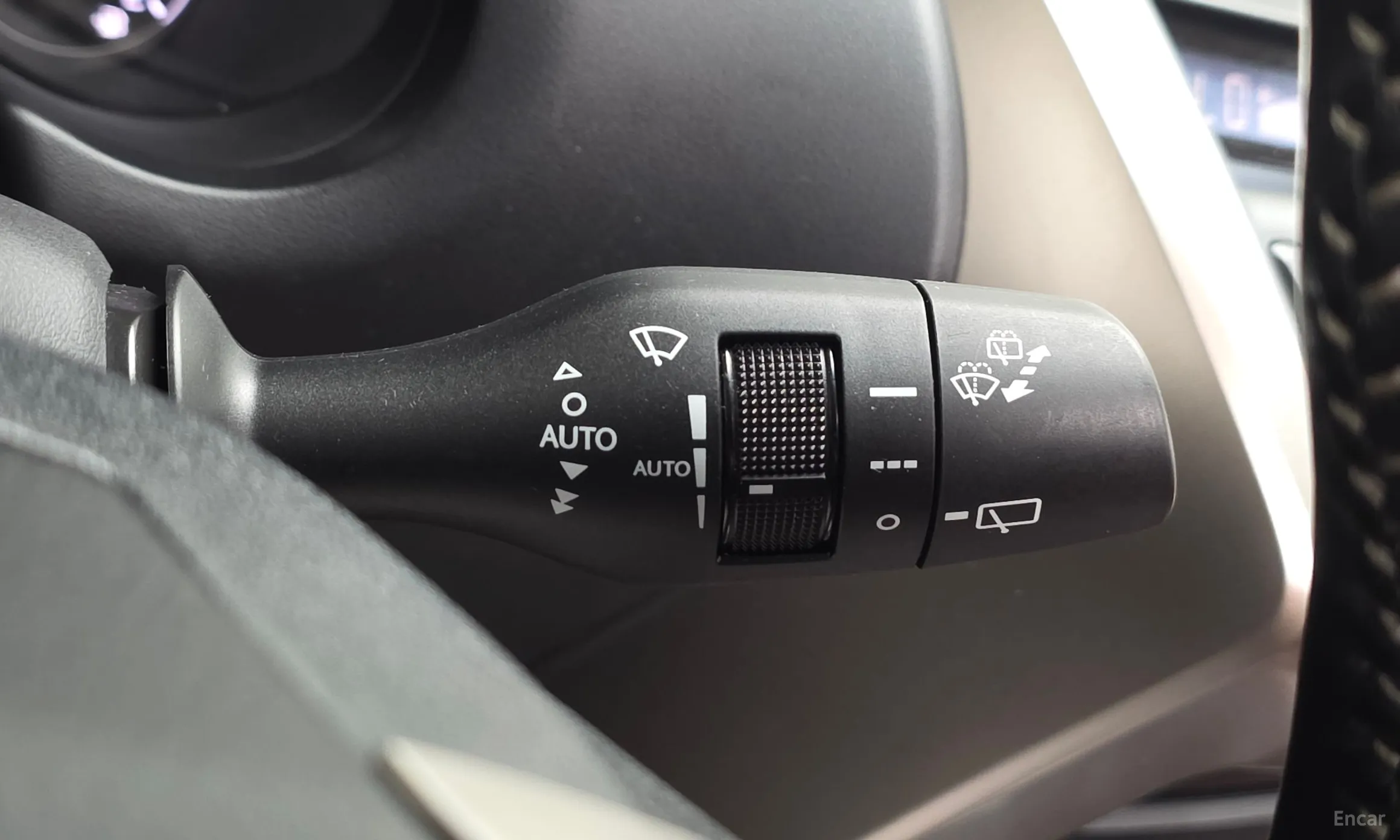 Lexus NX300h превью 16