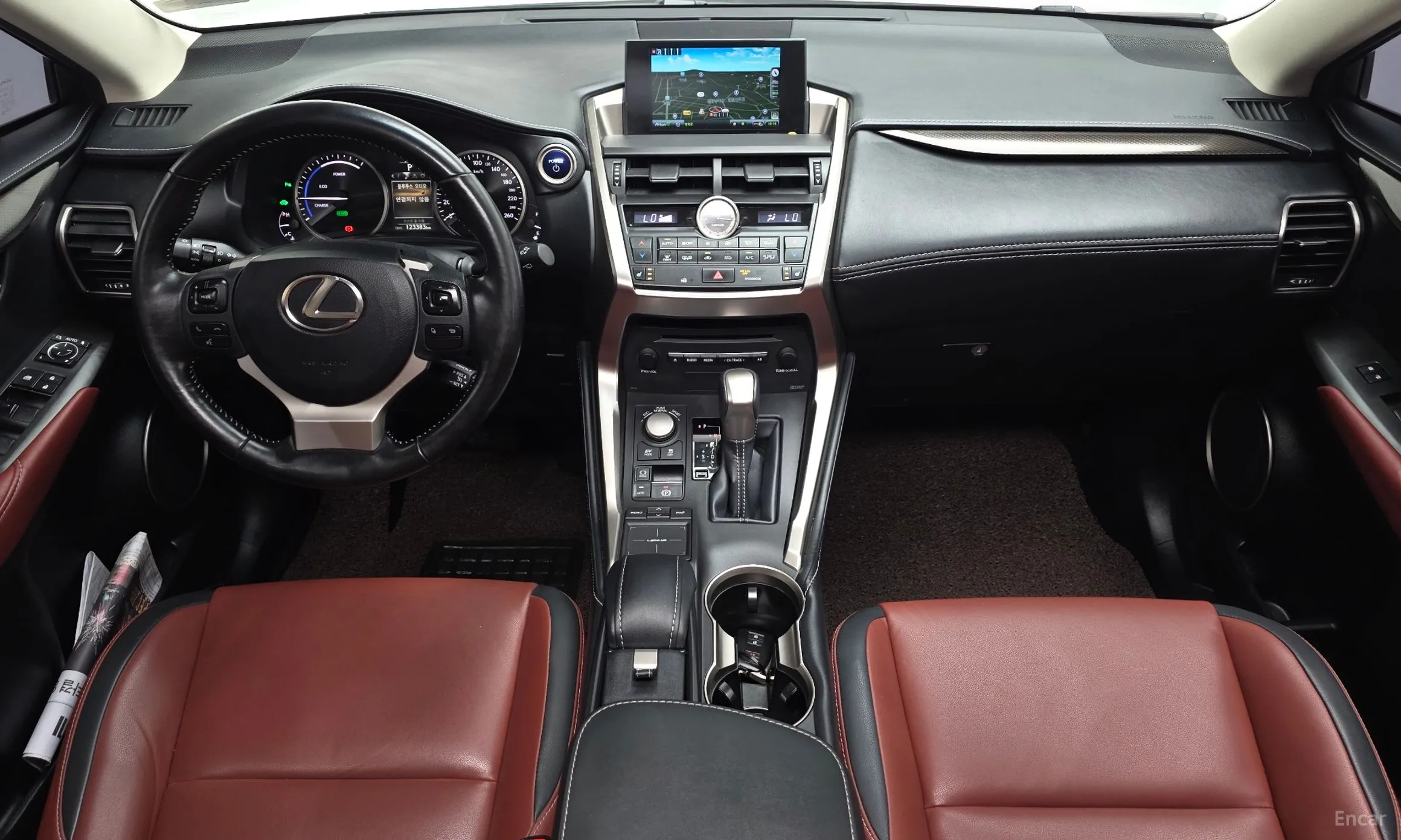 Lexus NX300h превью 7