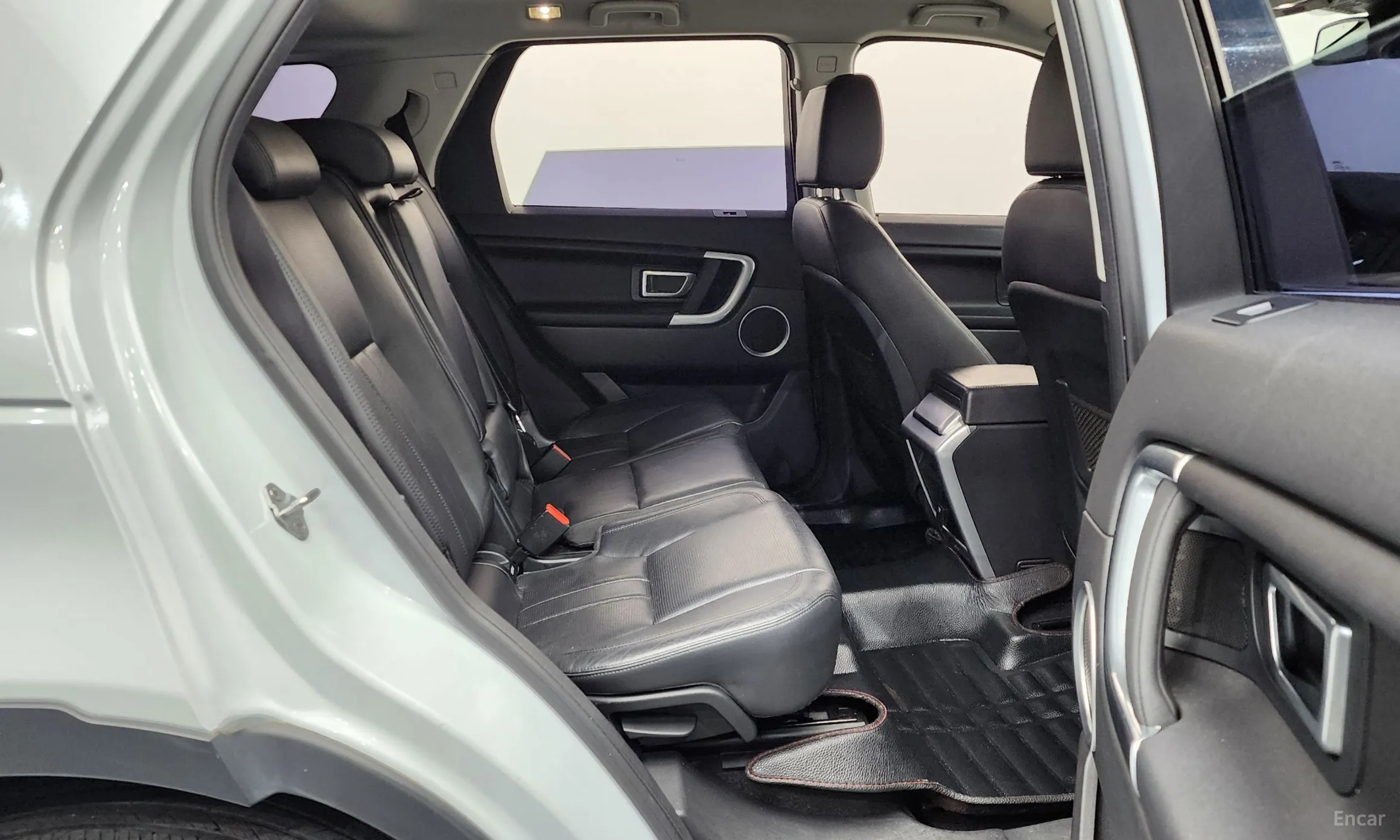 Land Rover Discovery Sports превью 11