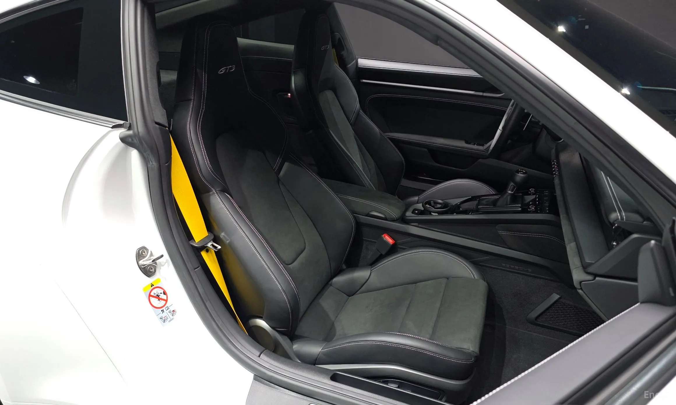 Porsche 911 (992) превью 11