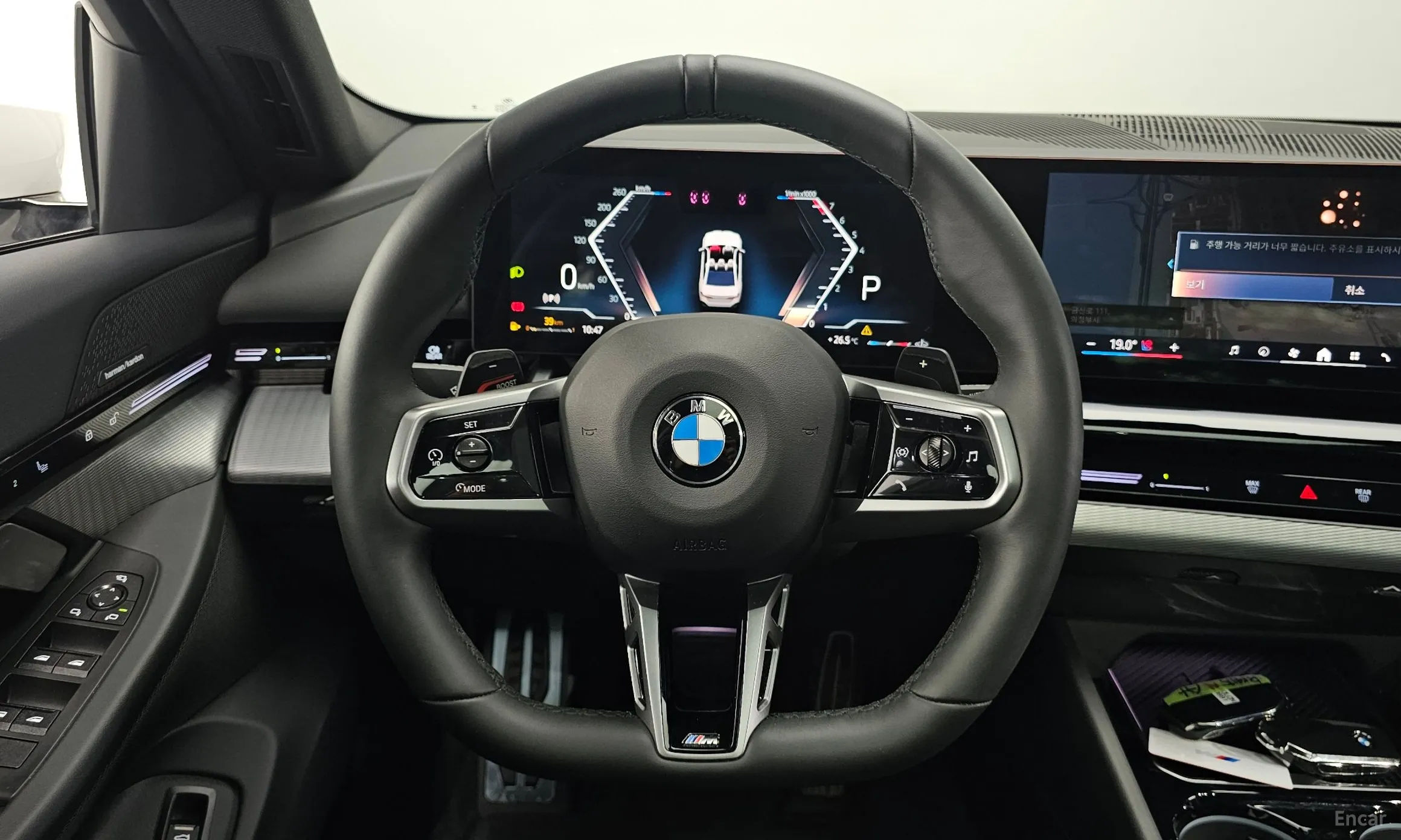 BMW 5 Series (G60) превью 13