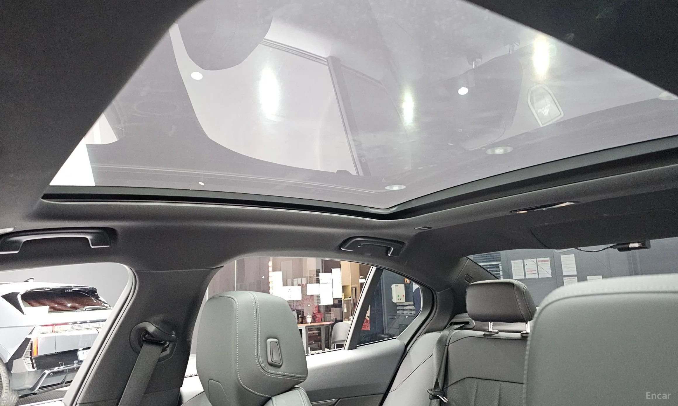 BMW 5 Series (G60) превью 20