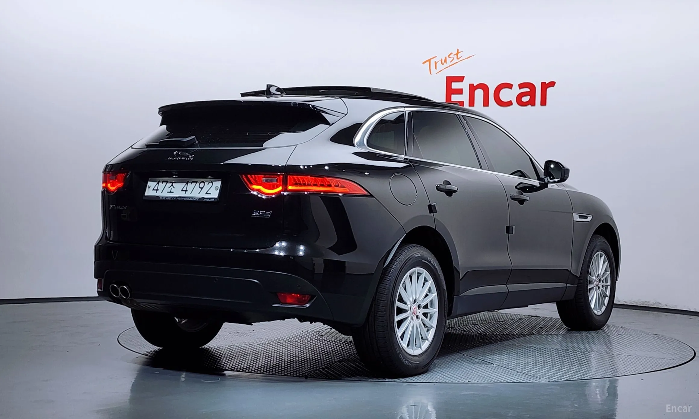 Jaguar F-PACE