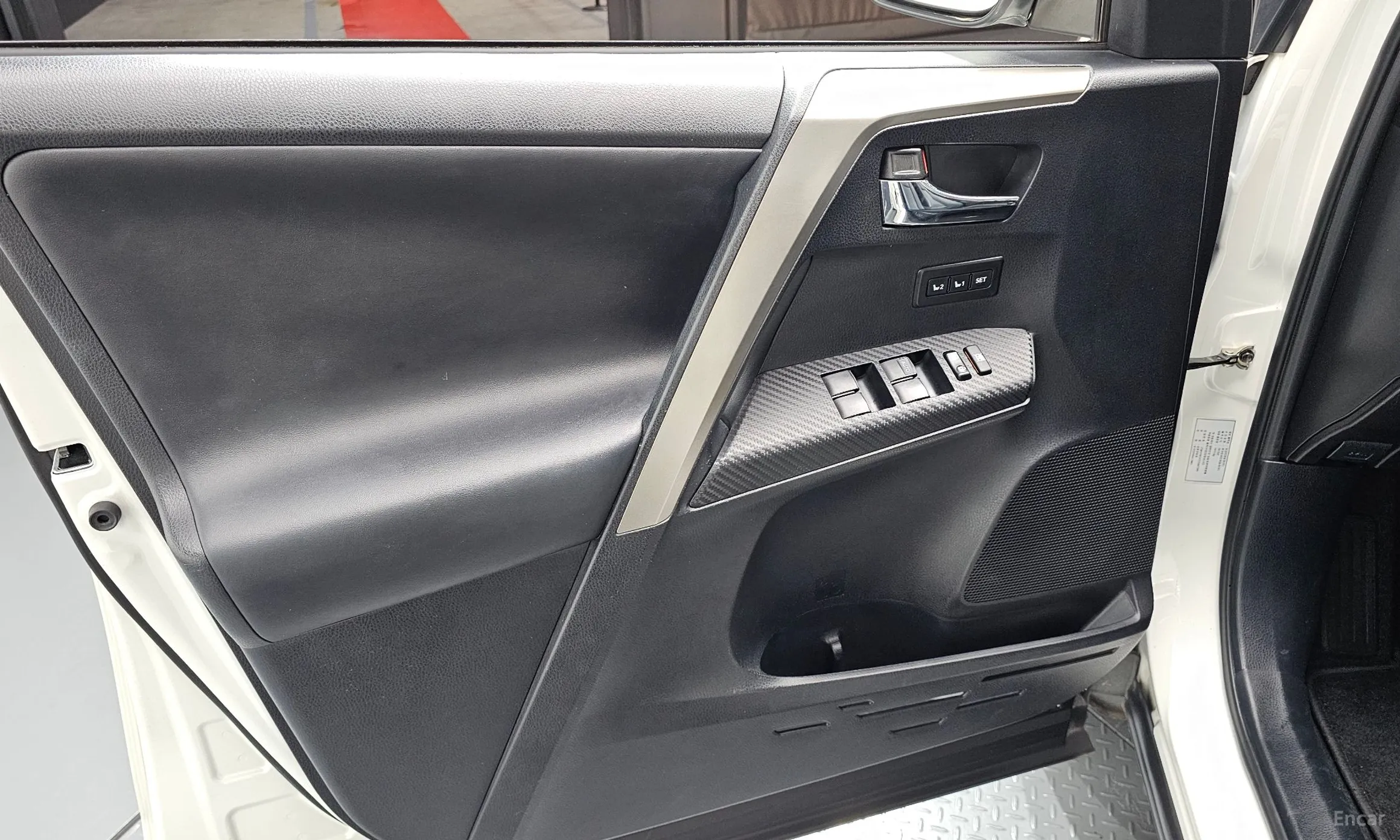 Toyota RAV4 превью 11