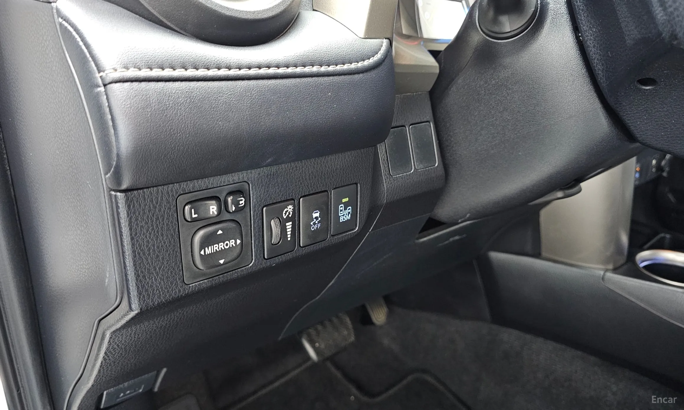 Toyota RAV4 превью 17