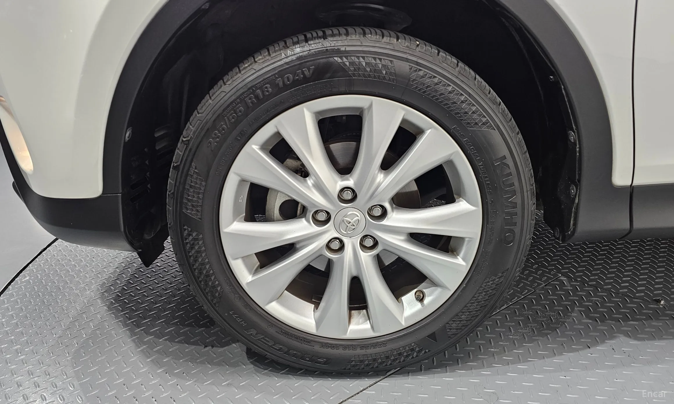 Toyota RAV4 превью 5