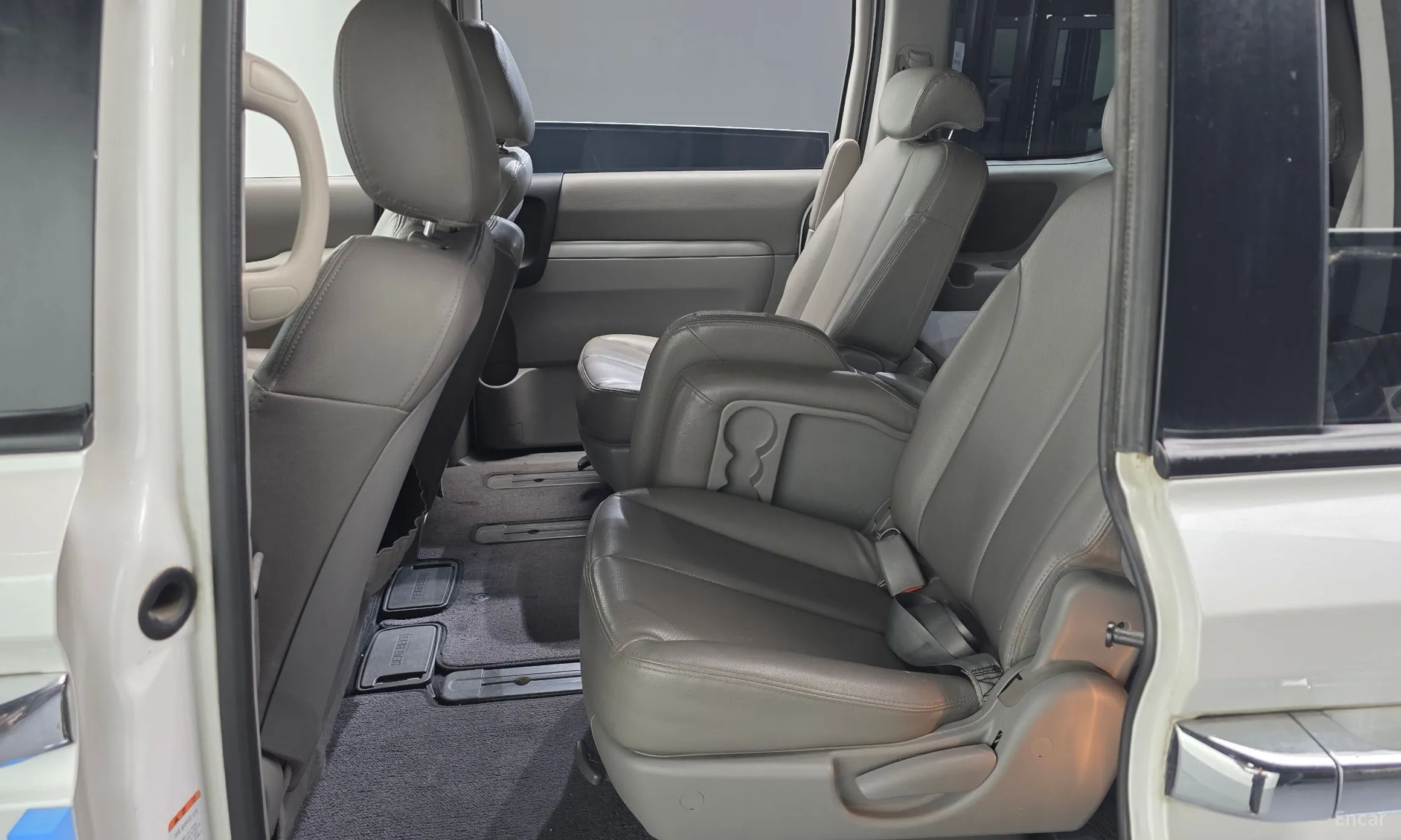 Kia Carnival R превью 12