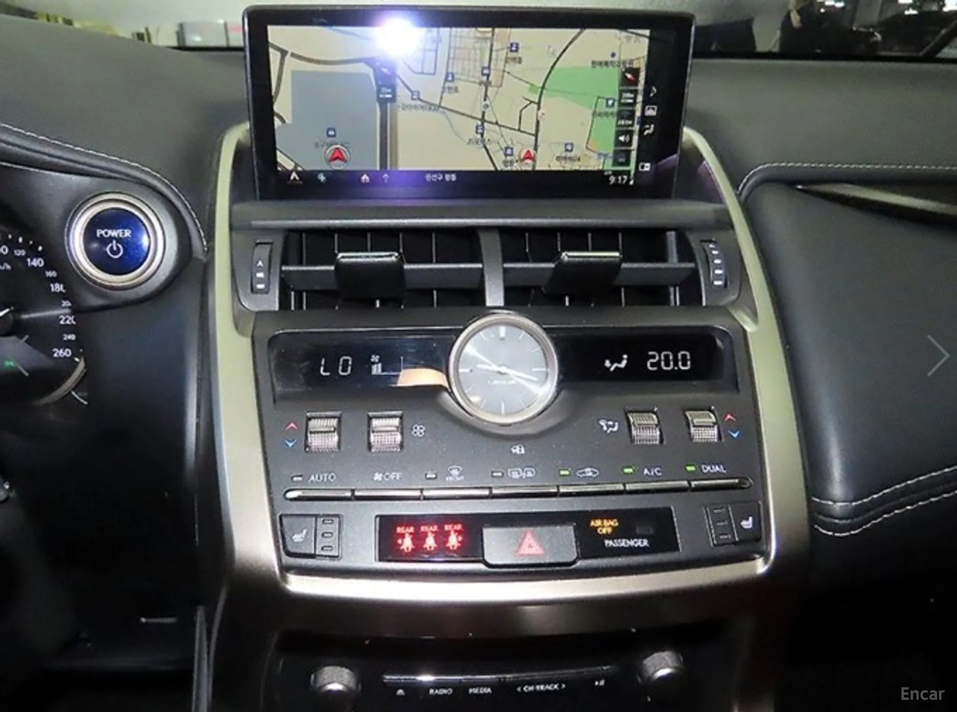 Lexus NX300h превью 11