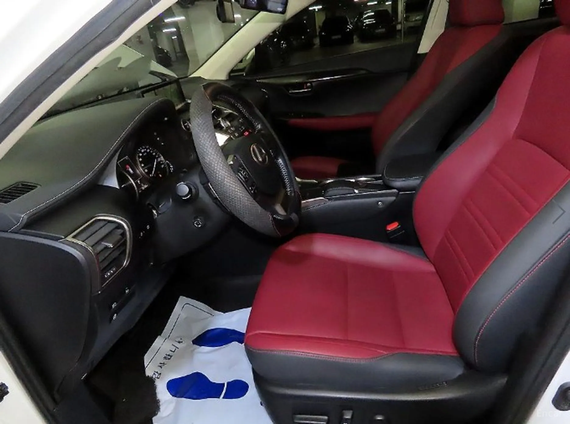 Lexus NX300h превью 6