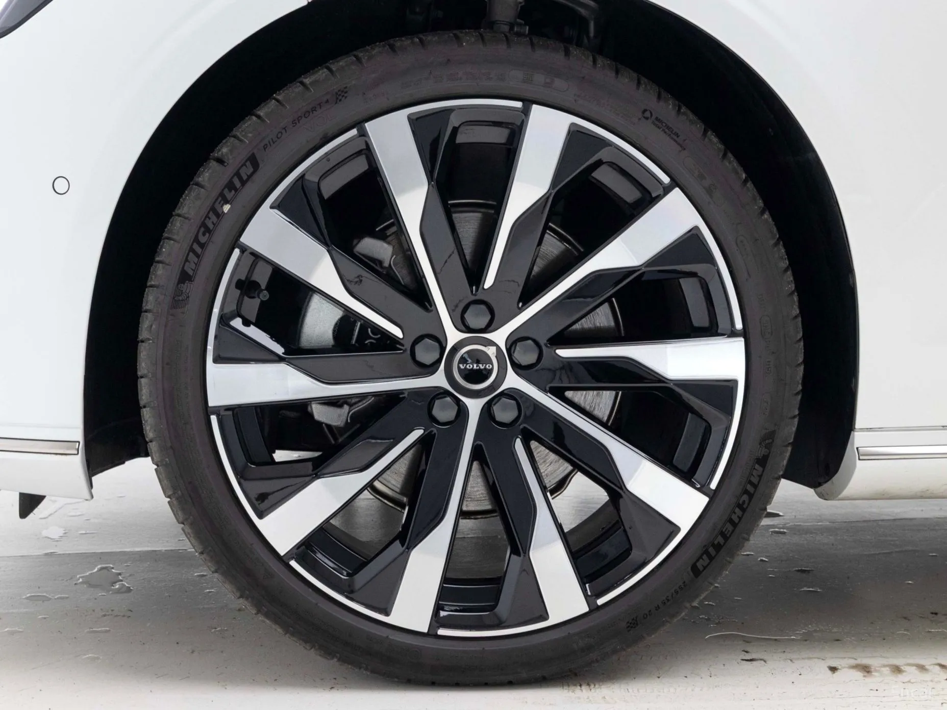Volvo S90 превью 5
