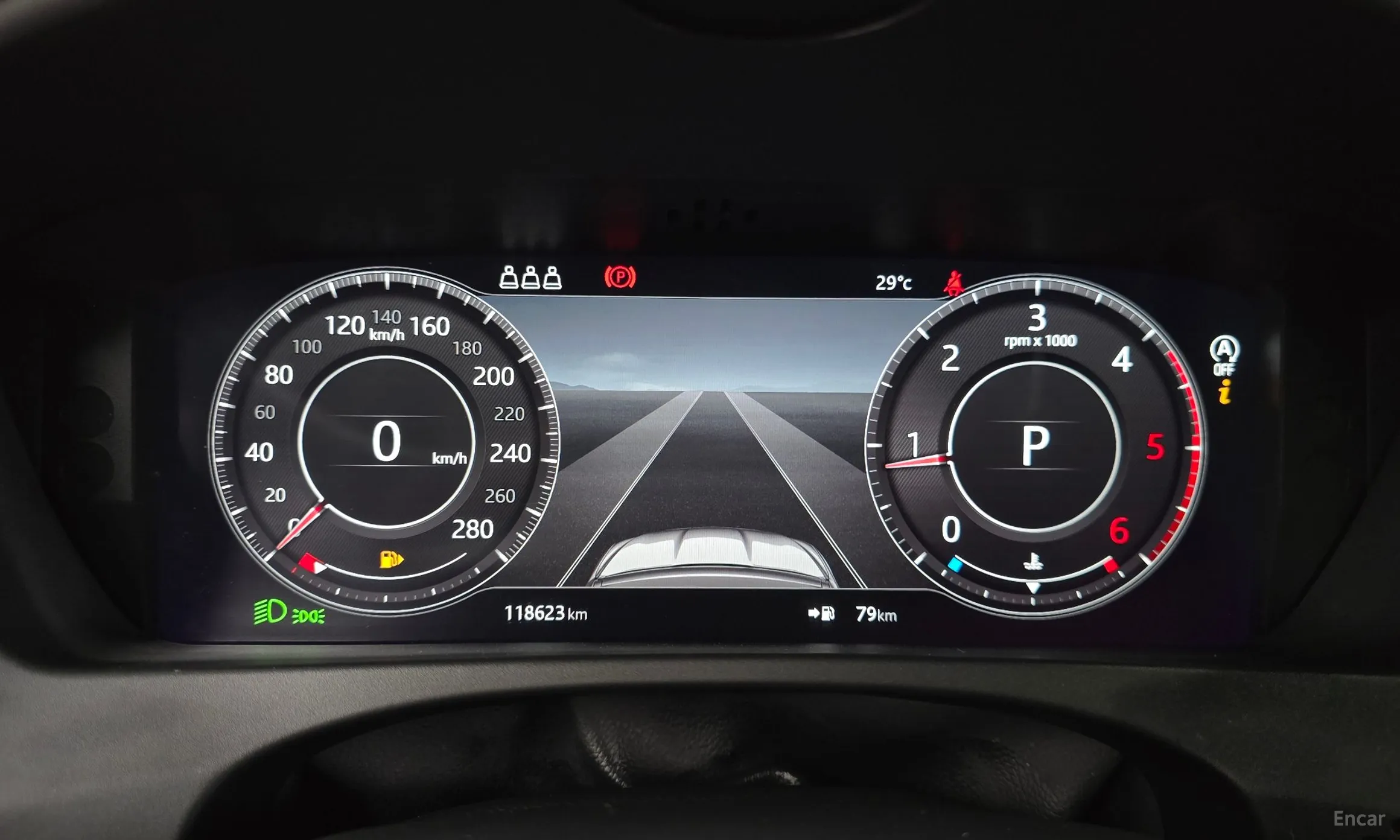 Jaguar F-PACE превью 8