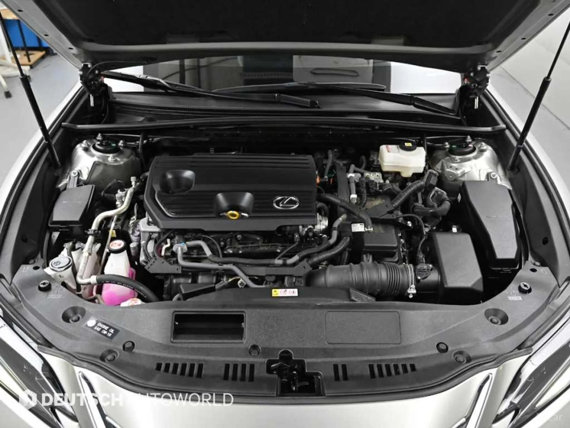 Lexus ES300h 7th Generation превью 6
