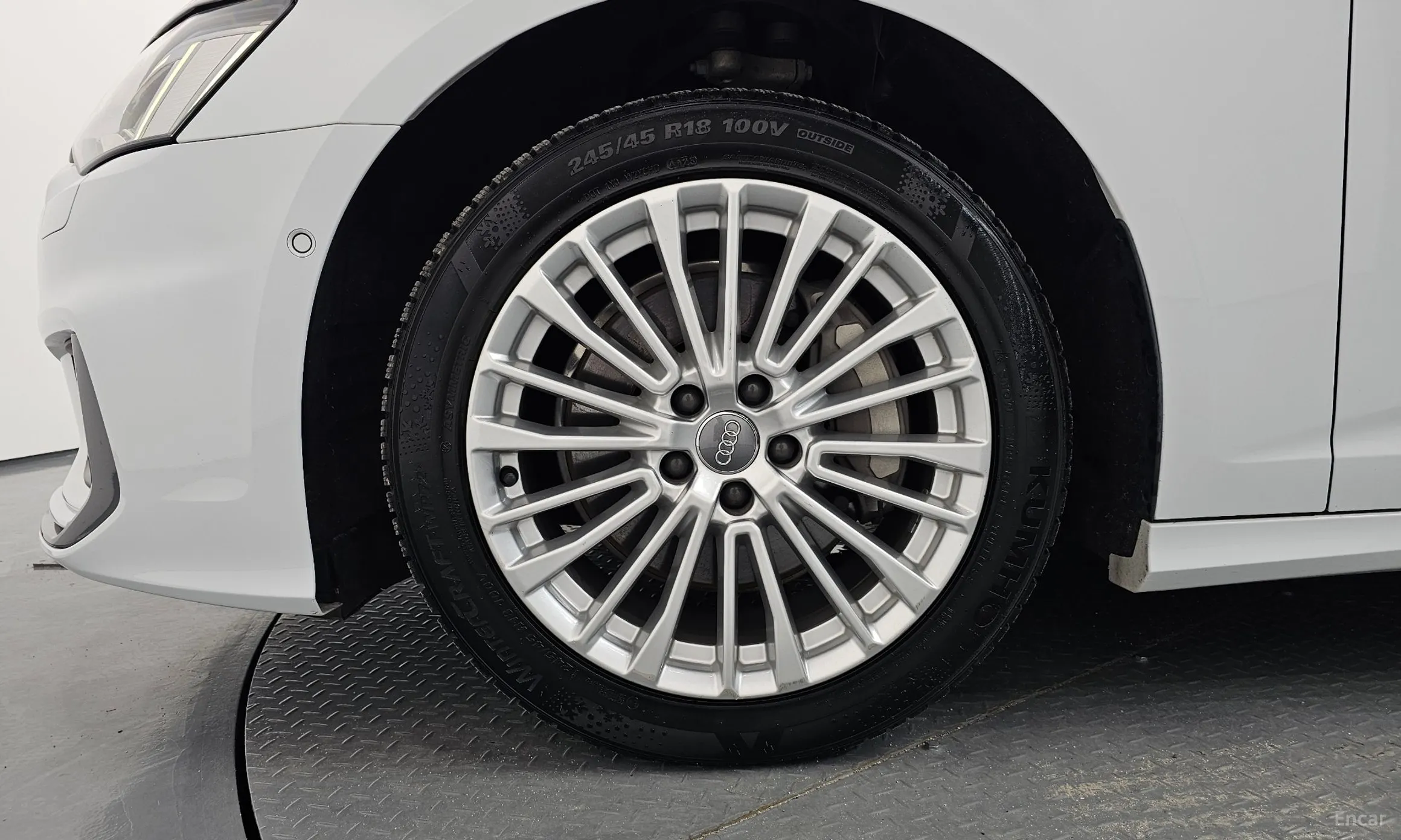 Audi A6 (C8) превью 5