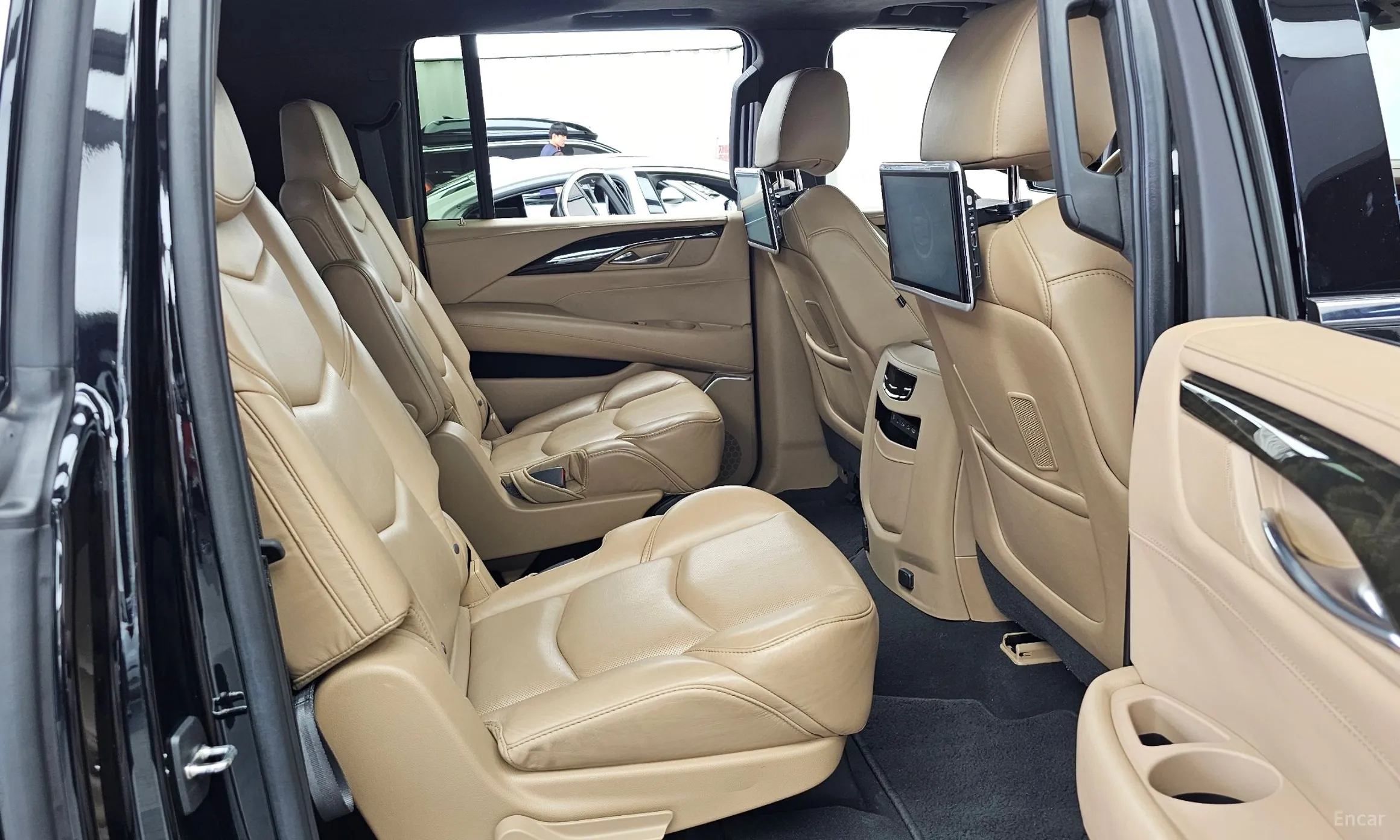 Cadillac Escalade превью 12