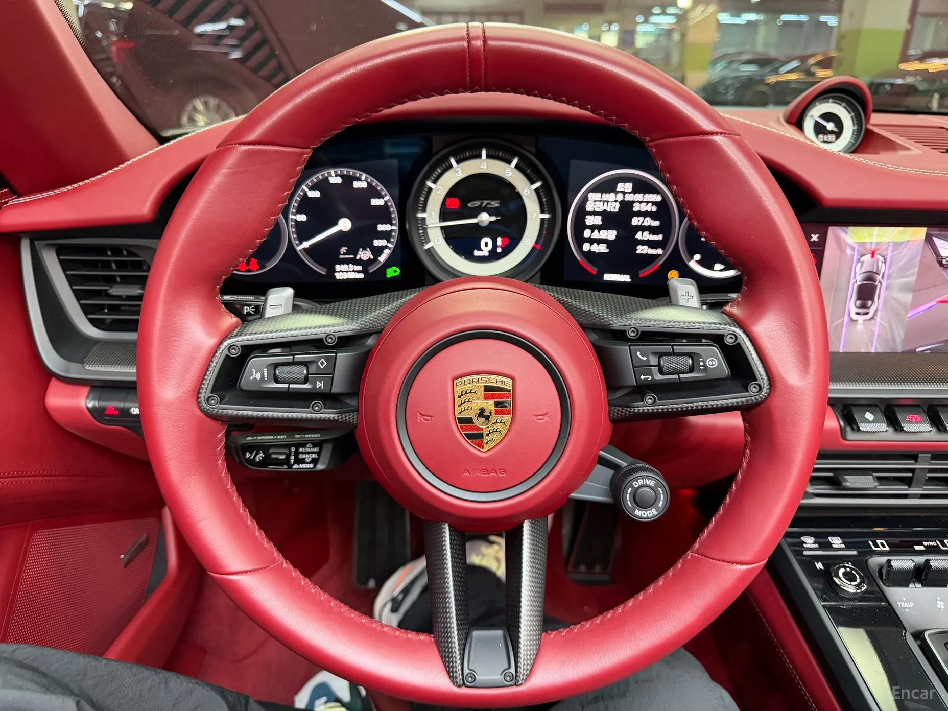 Porsche 911 (992) превью 11