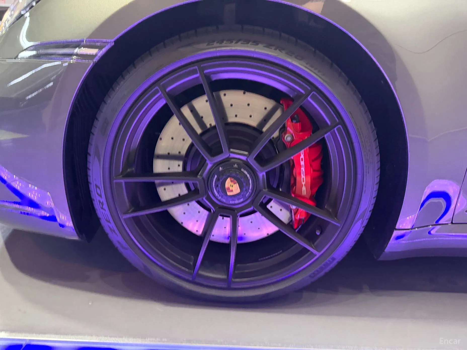 Porsche 911 (992) превью 17