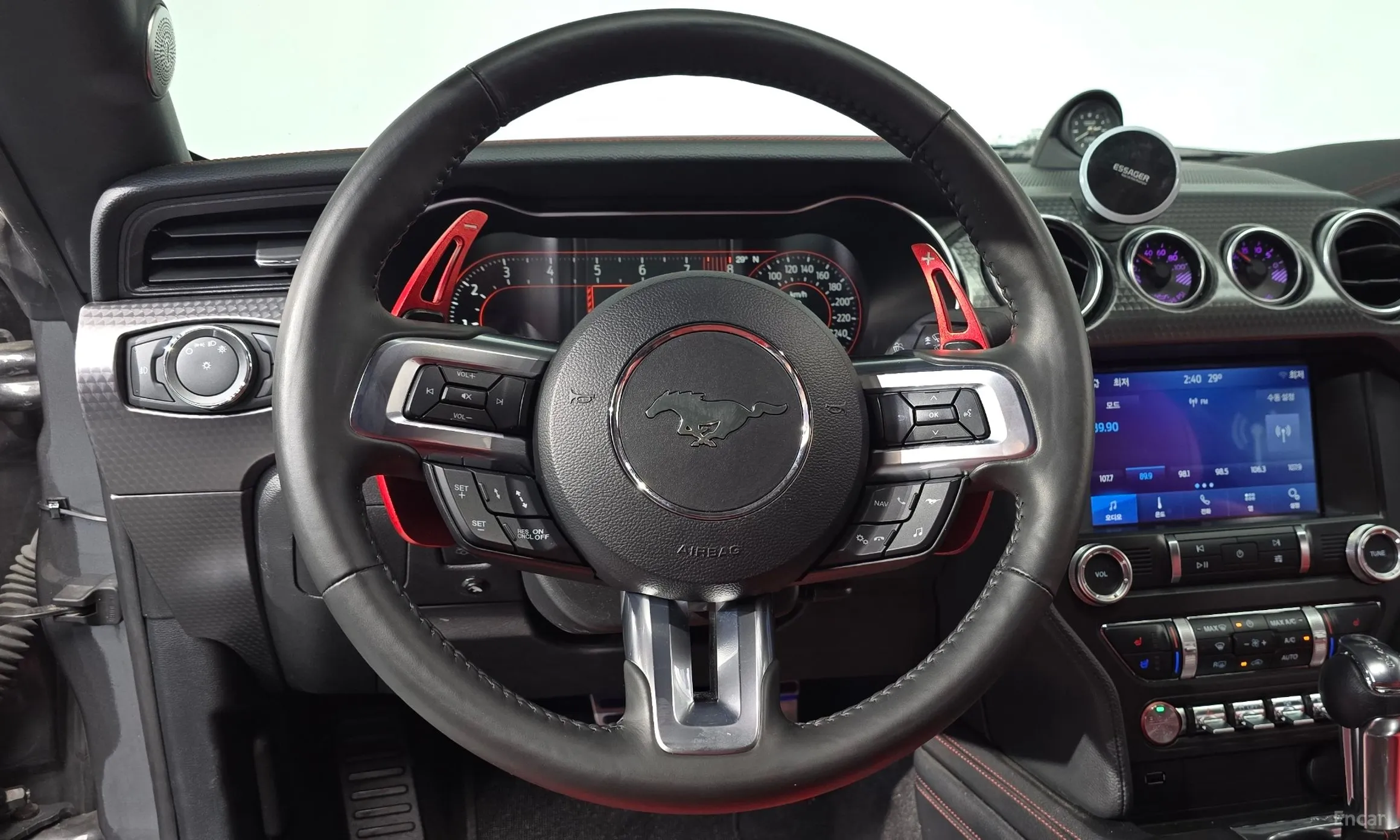 Ford Mustang превью 13