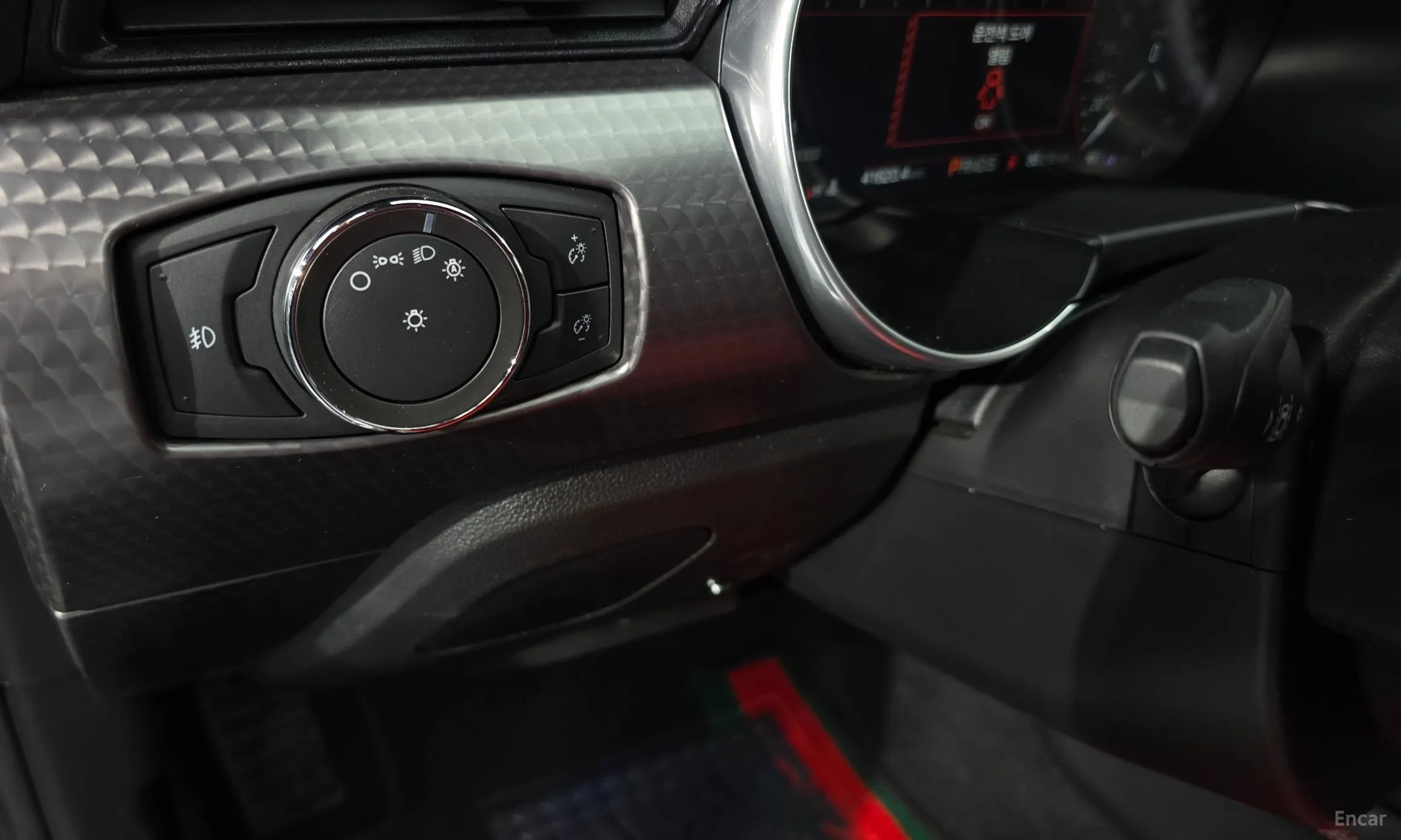 Ford Mustang превью 19
