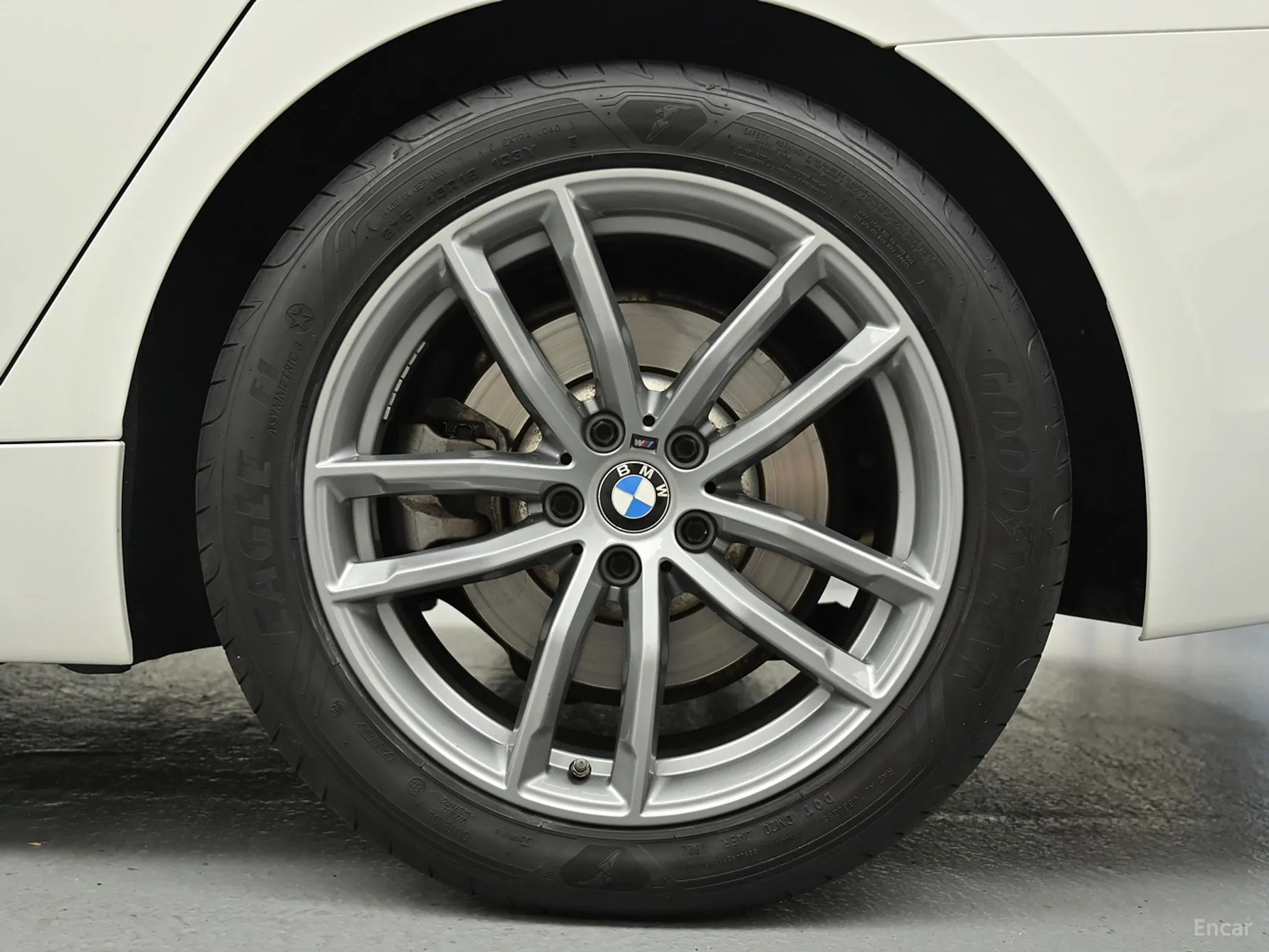 BMW 5 Series (G30) превью 5