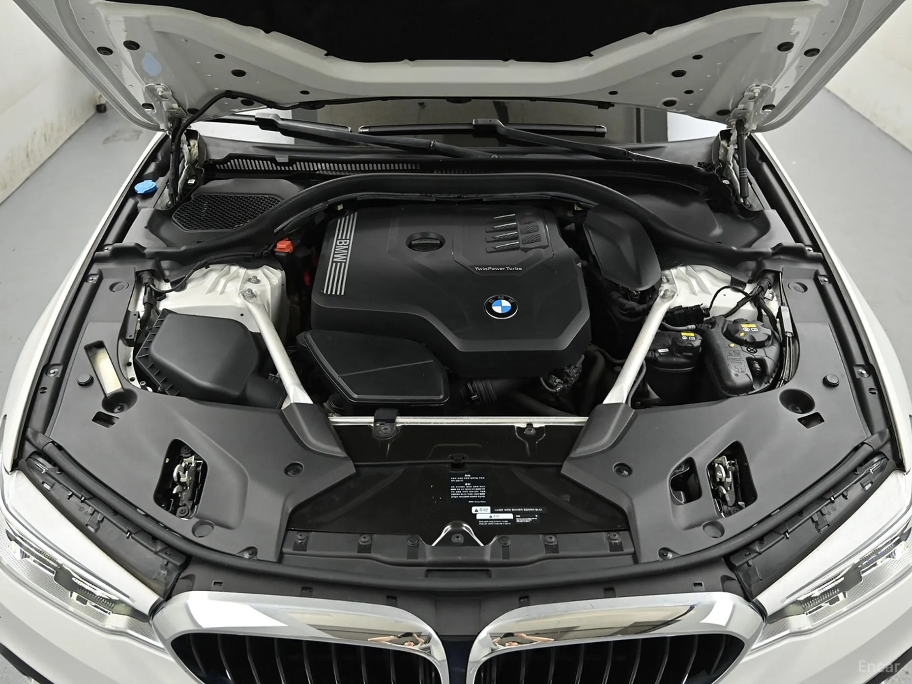 BMW 5 Series (G30) превью 6