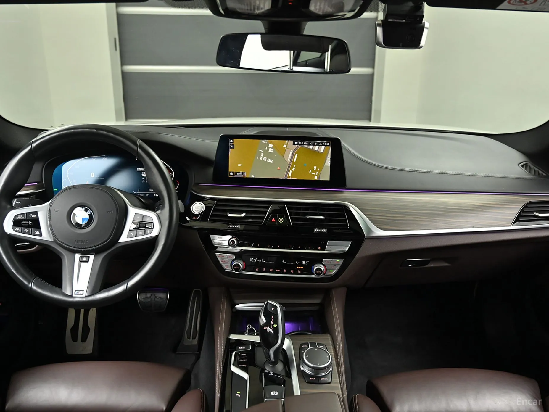 BMW 5 Series (G30) превью 7