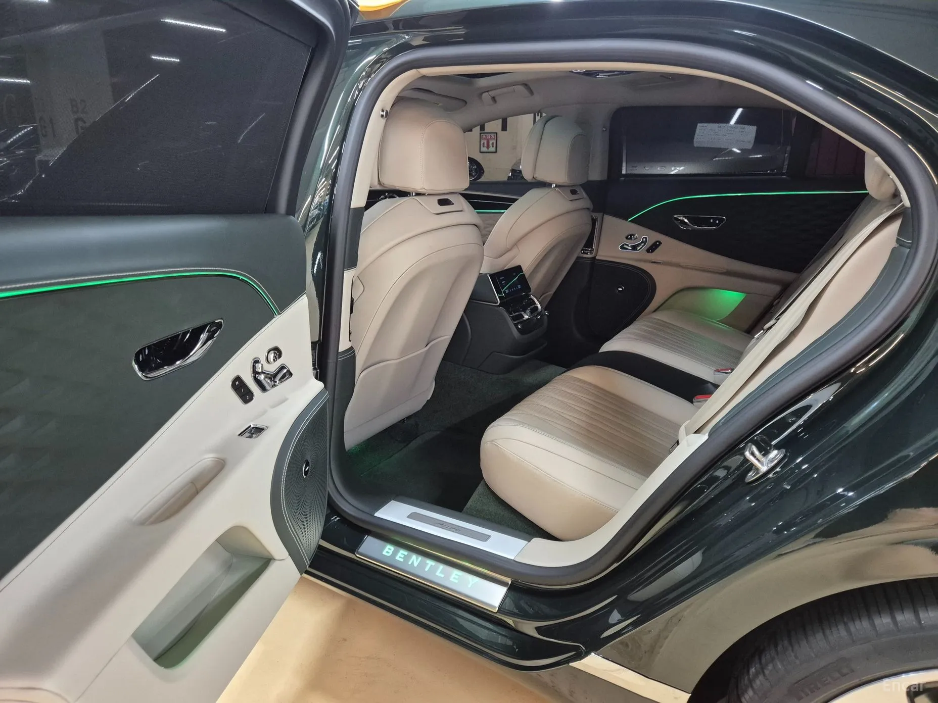 Bentley Flying Spur 3rd Generation превью 9