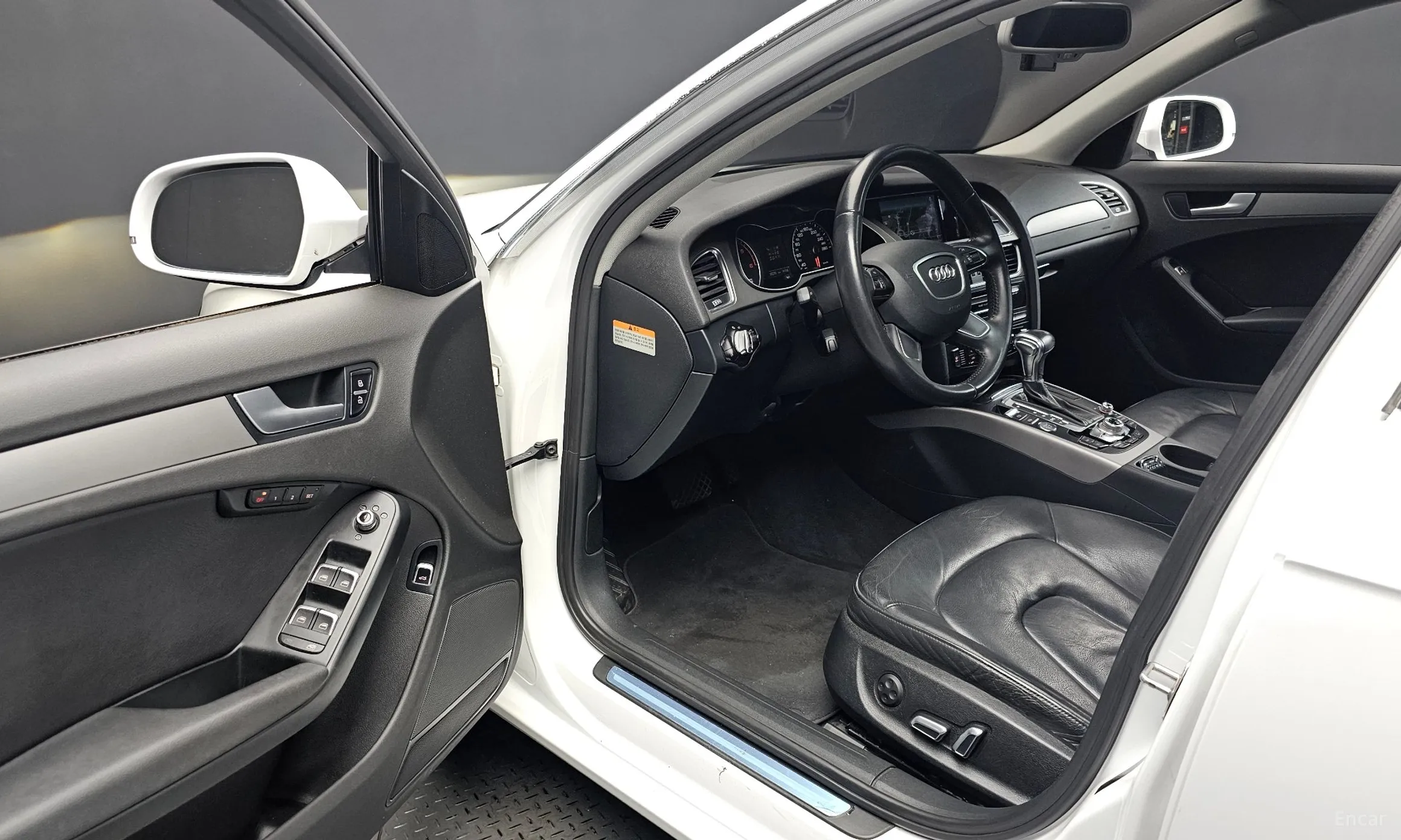 Audi New A4 превью 10