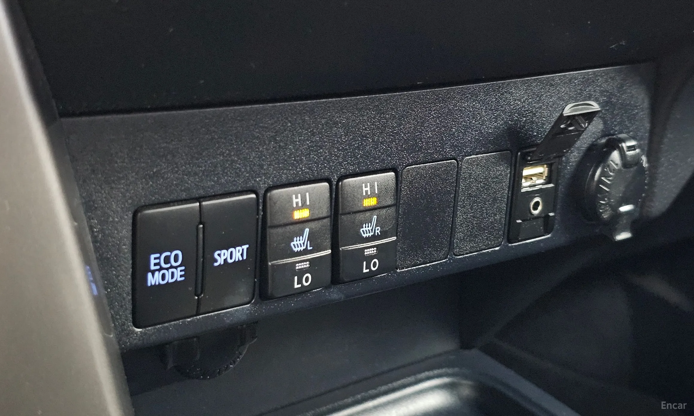Toyota RAV4 превью 18