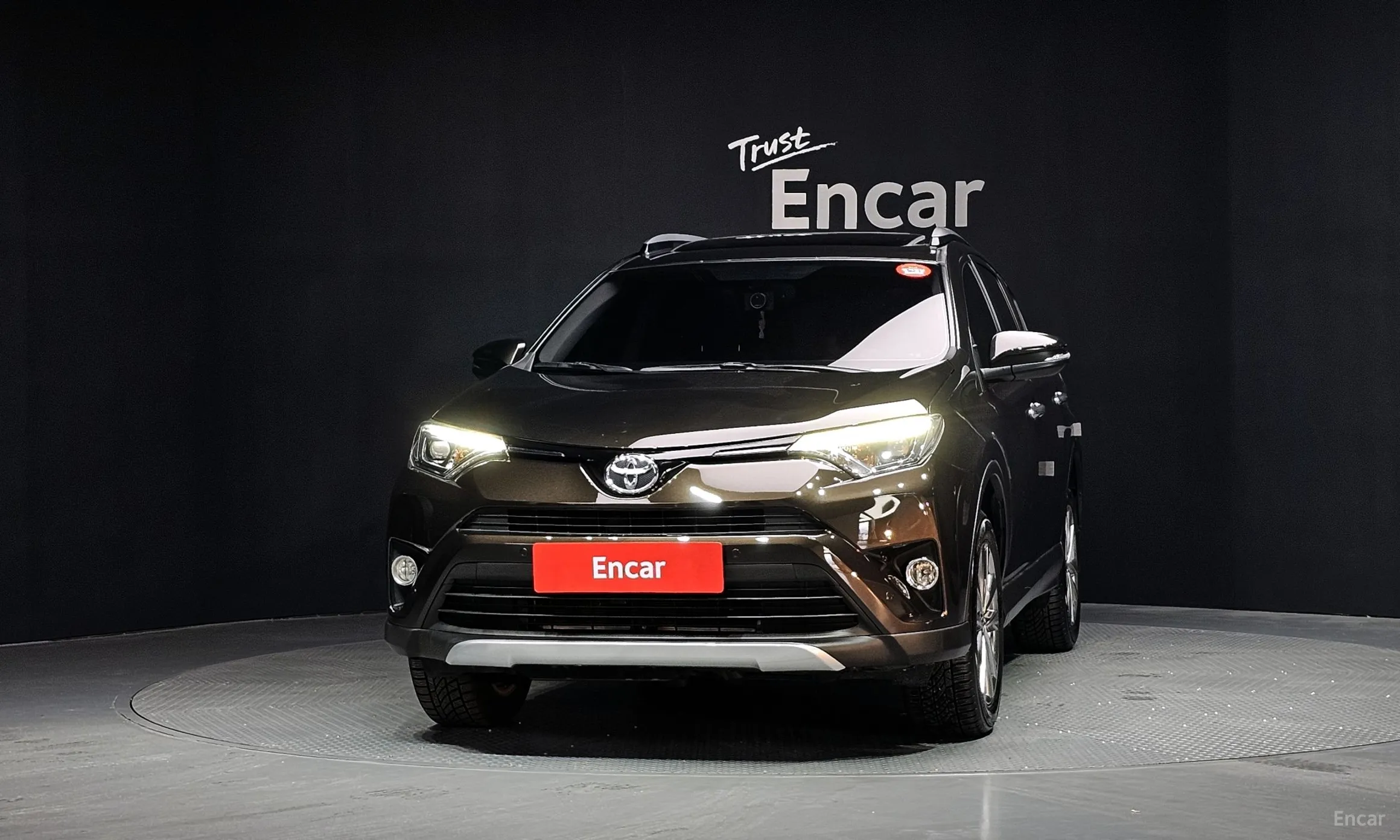 Toyota RAV4 превью 3