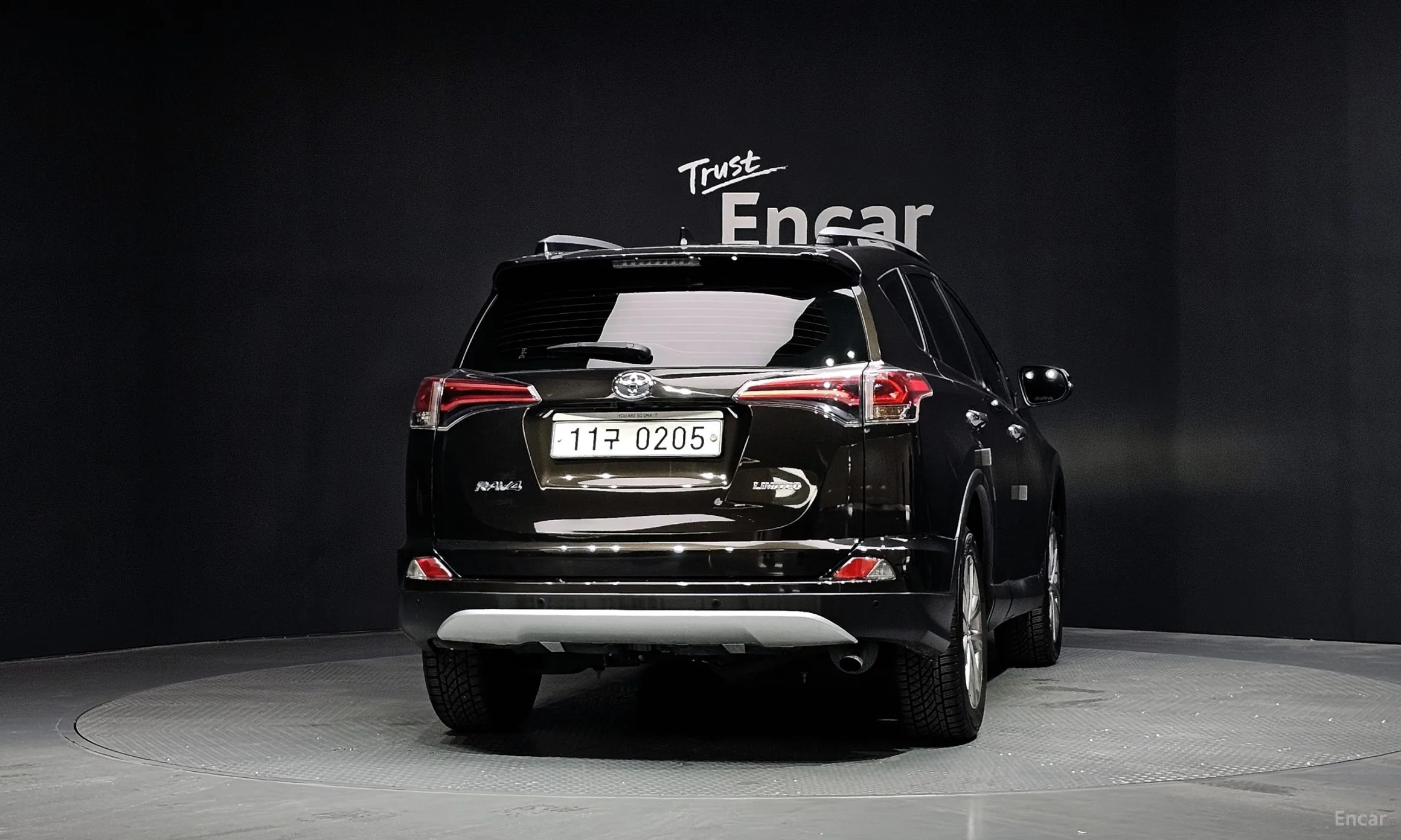 Toyota RAV4 превью 4