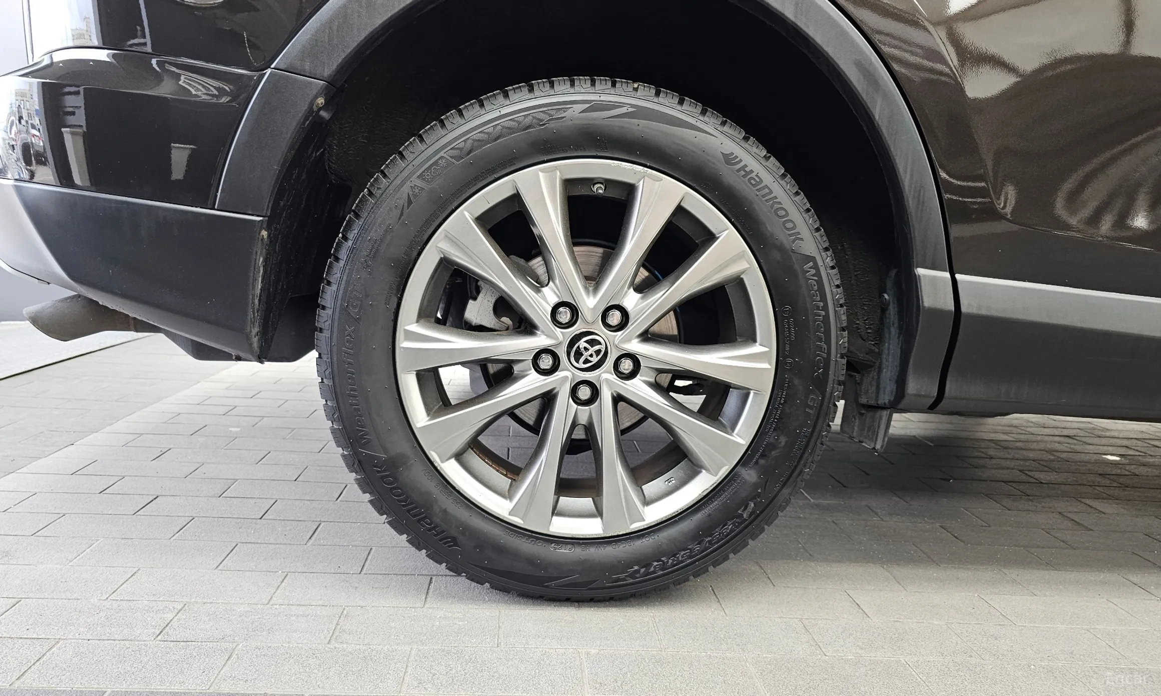 Toyota RAV4 превью 5