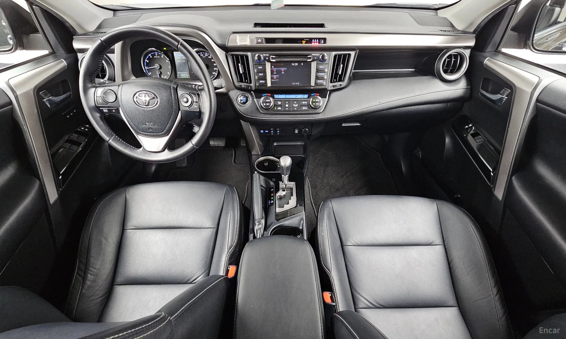 Toyota RAV4 превью 7
