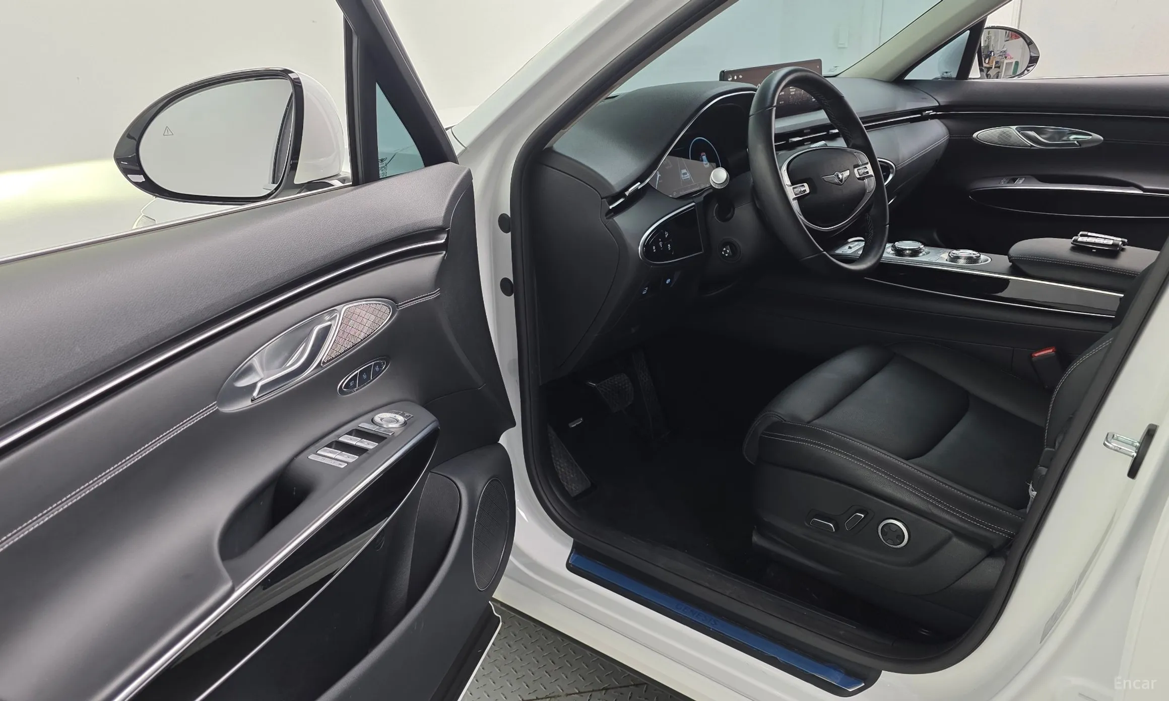 Genesis GV70 превью 10