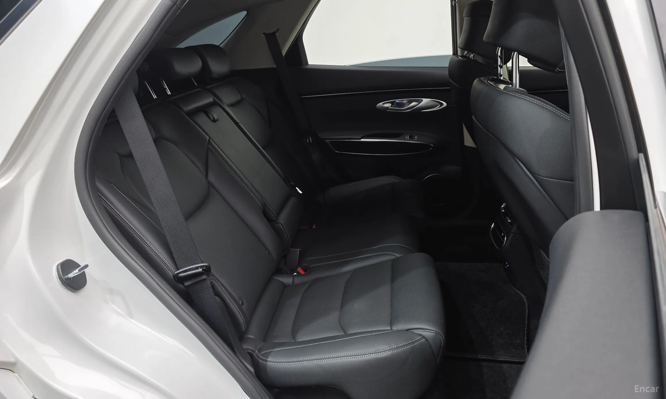 Genesis GV70 превью 11