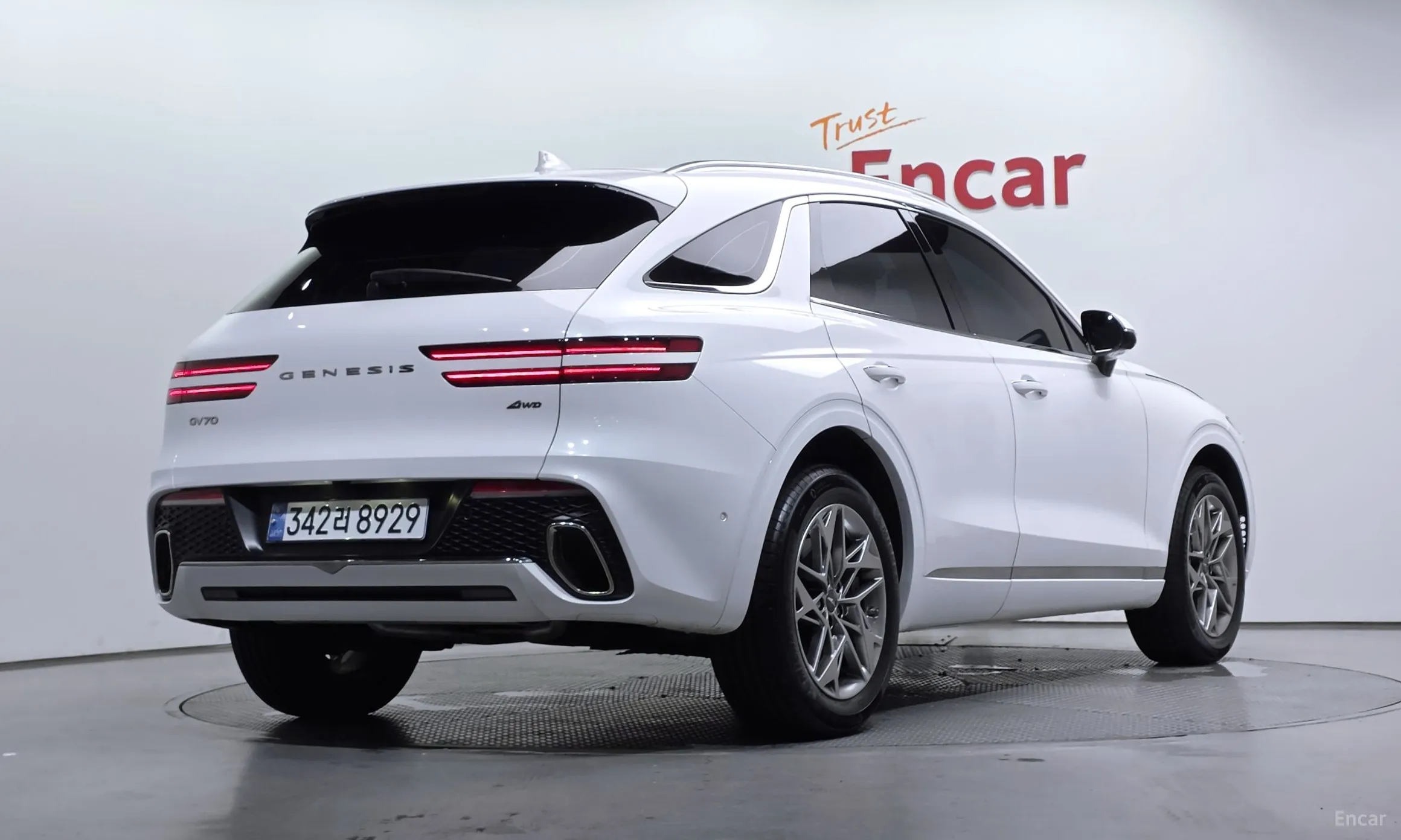 Genesis GV70 превью 2